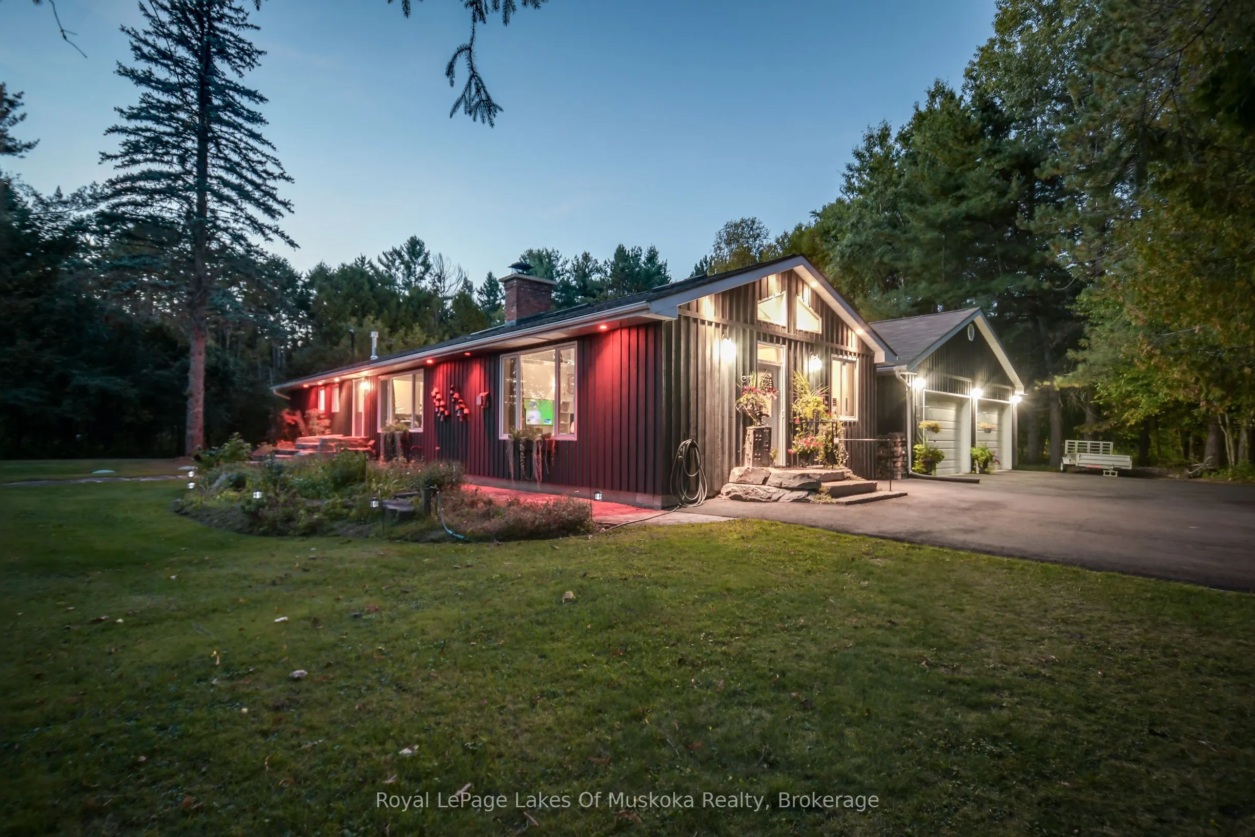2 Leslie Drive W