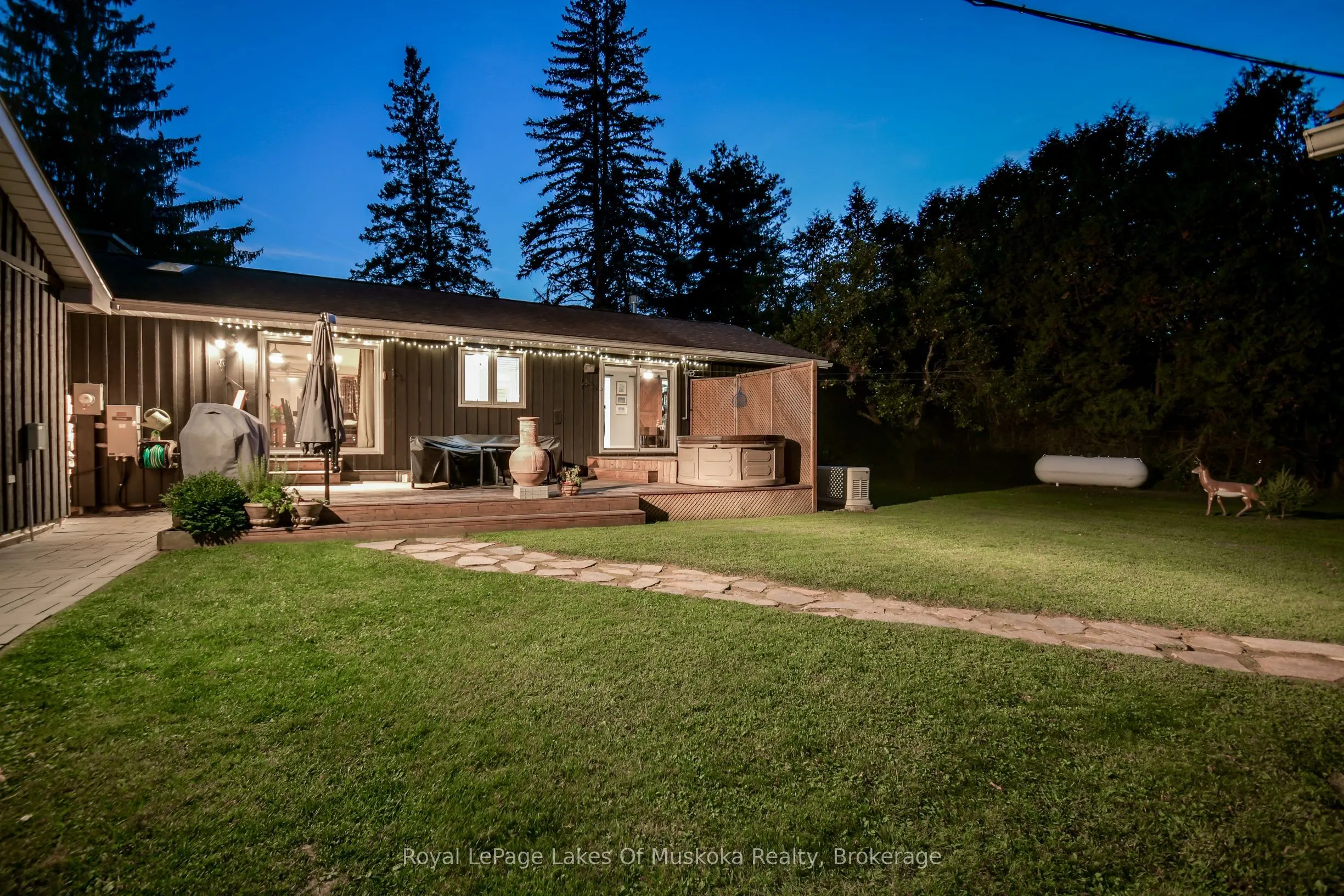 2 Leslie Drive W