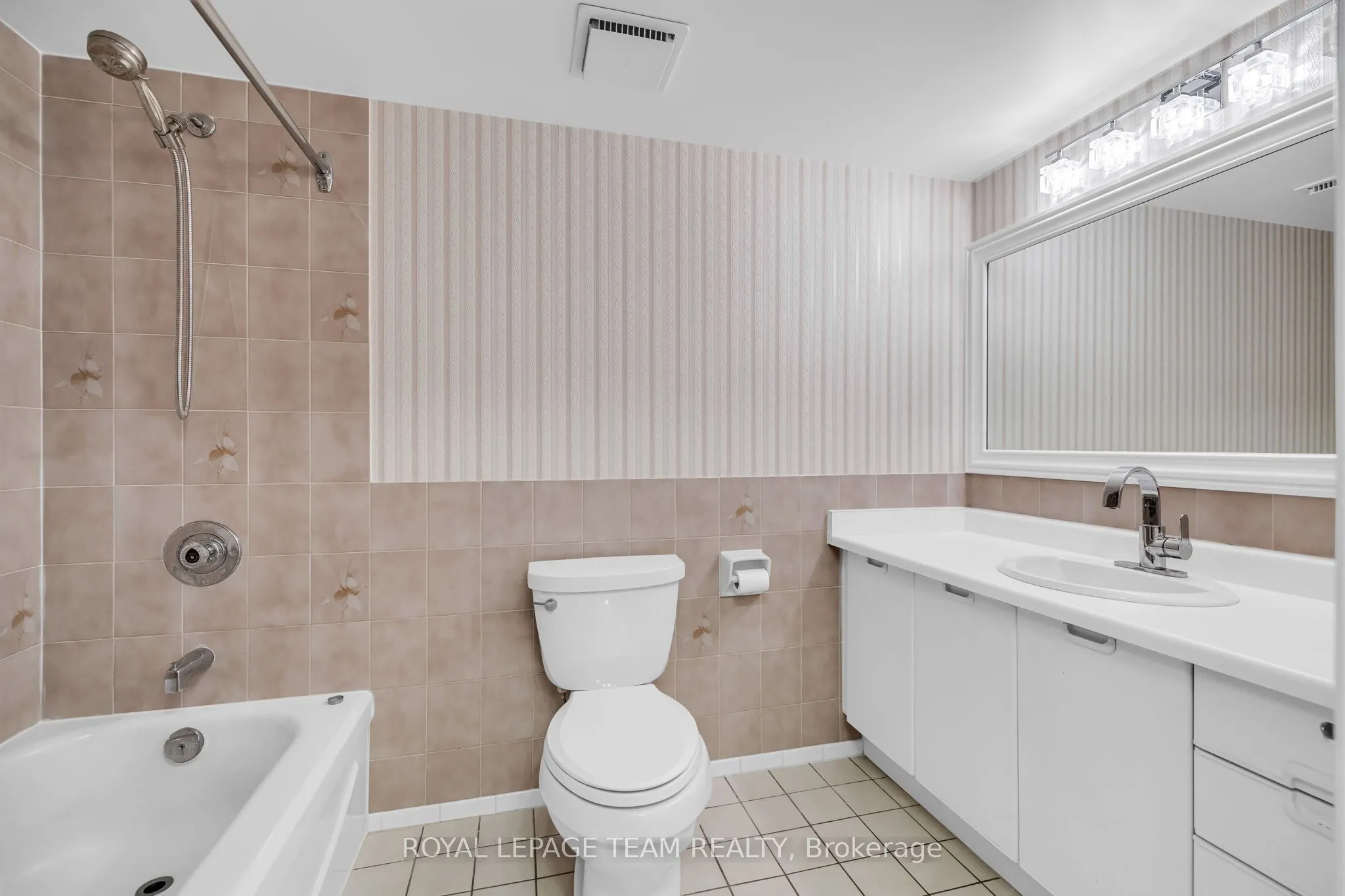 160 GEORGE Street, #905