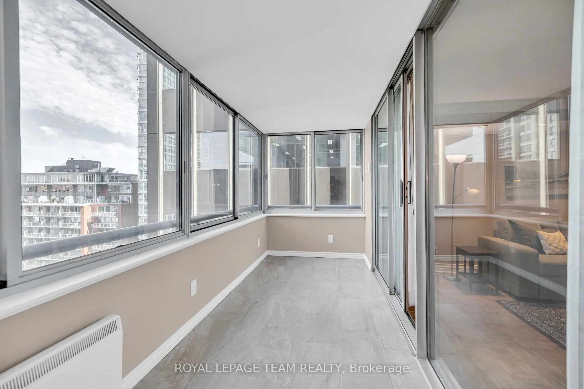 160 GEORGE Street, #905