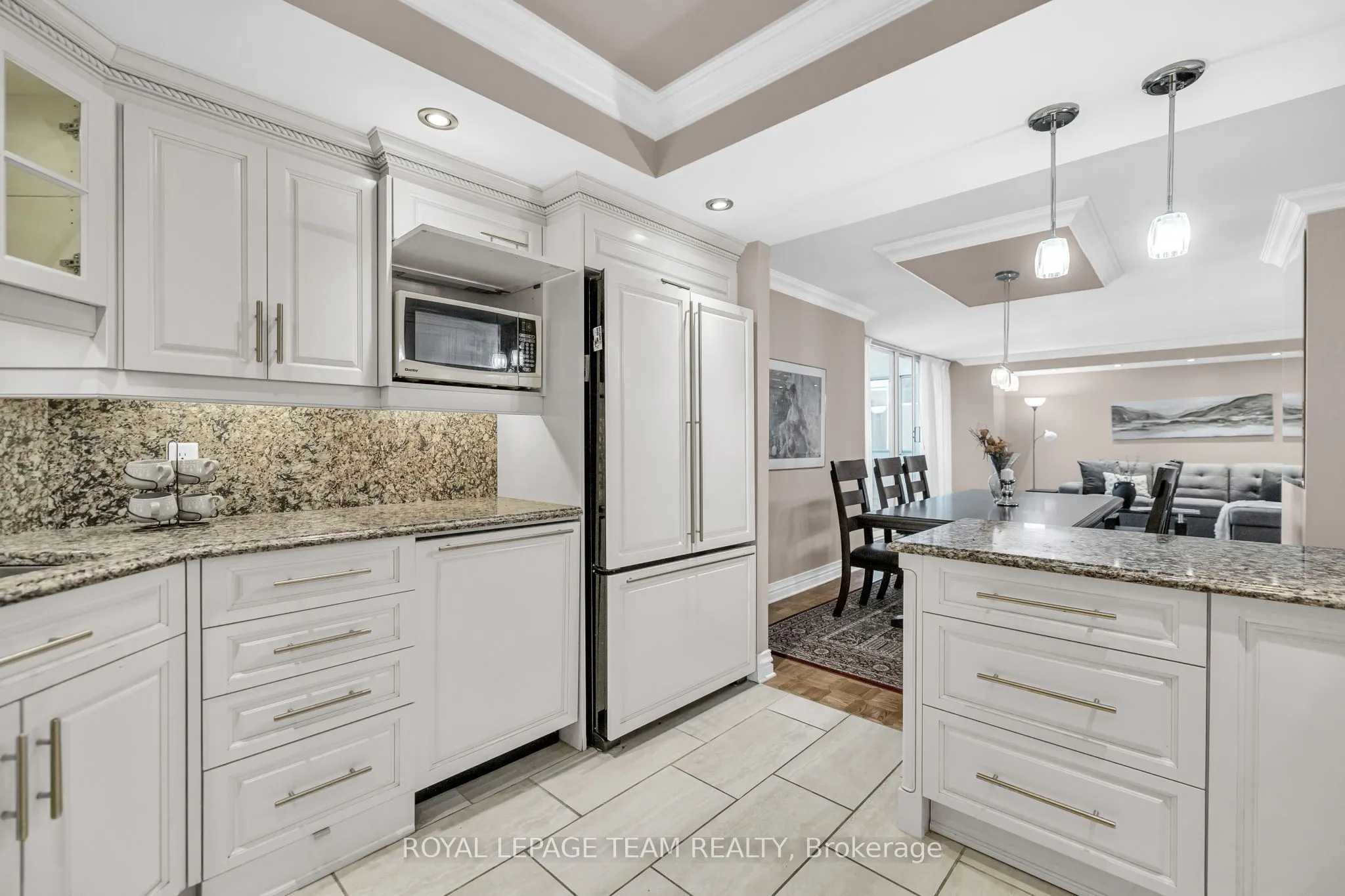 160 GEORGE Street, #905