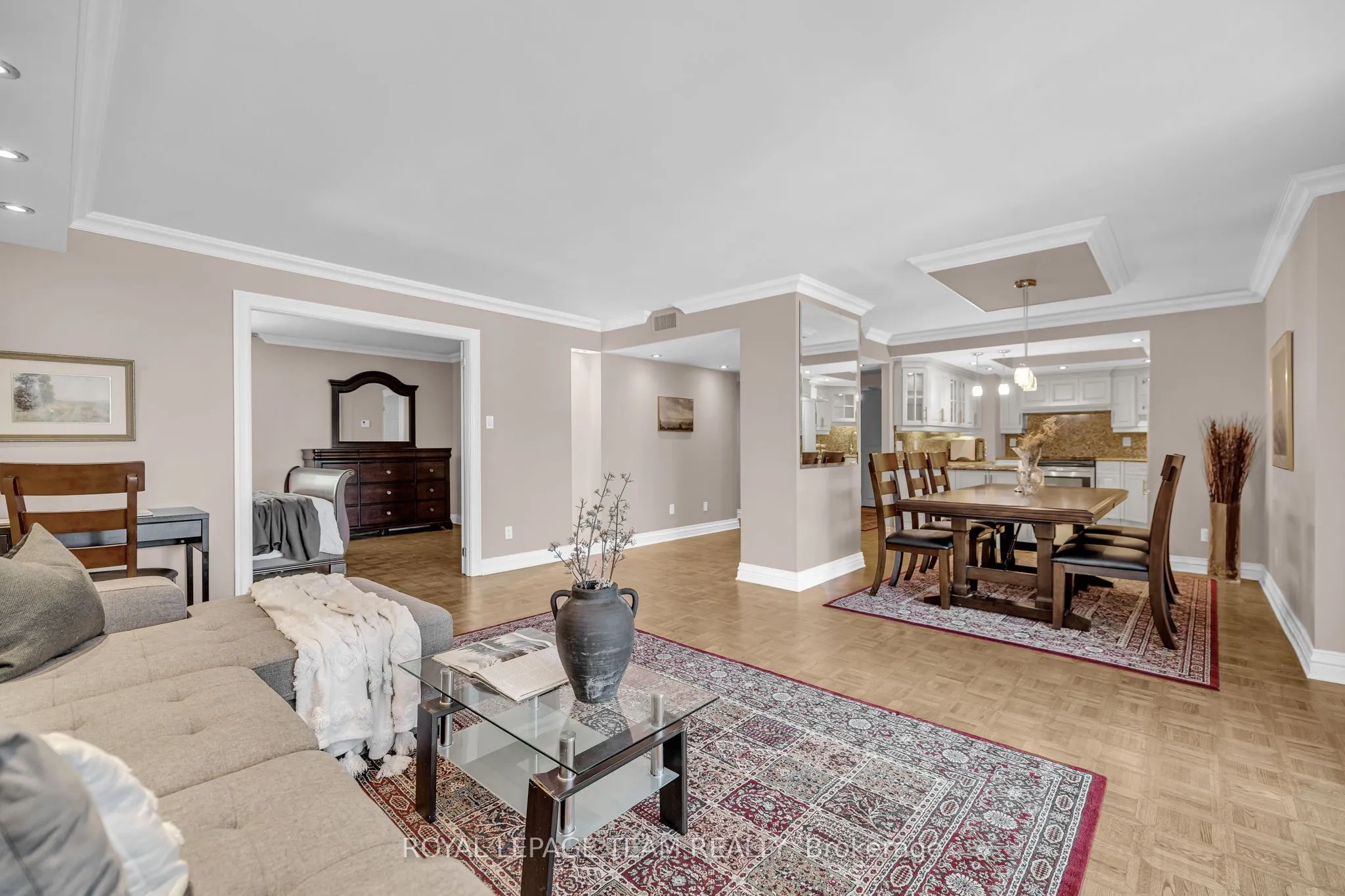 160 GEORGE Street, #905