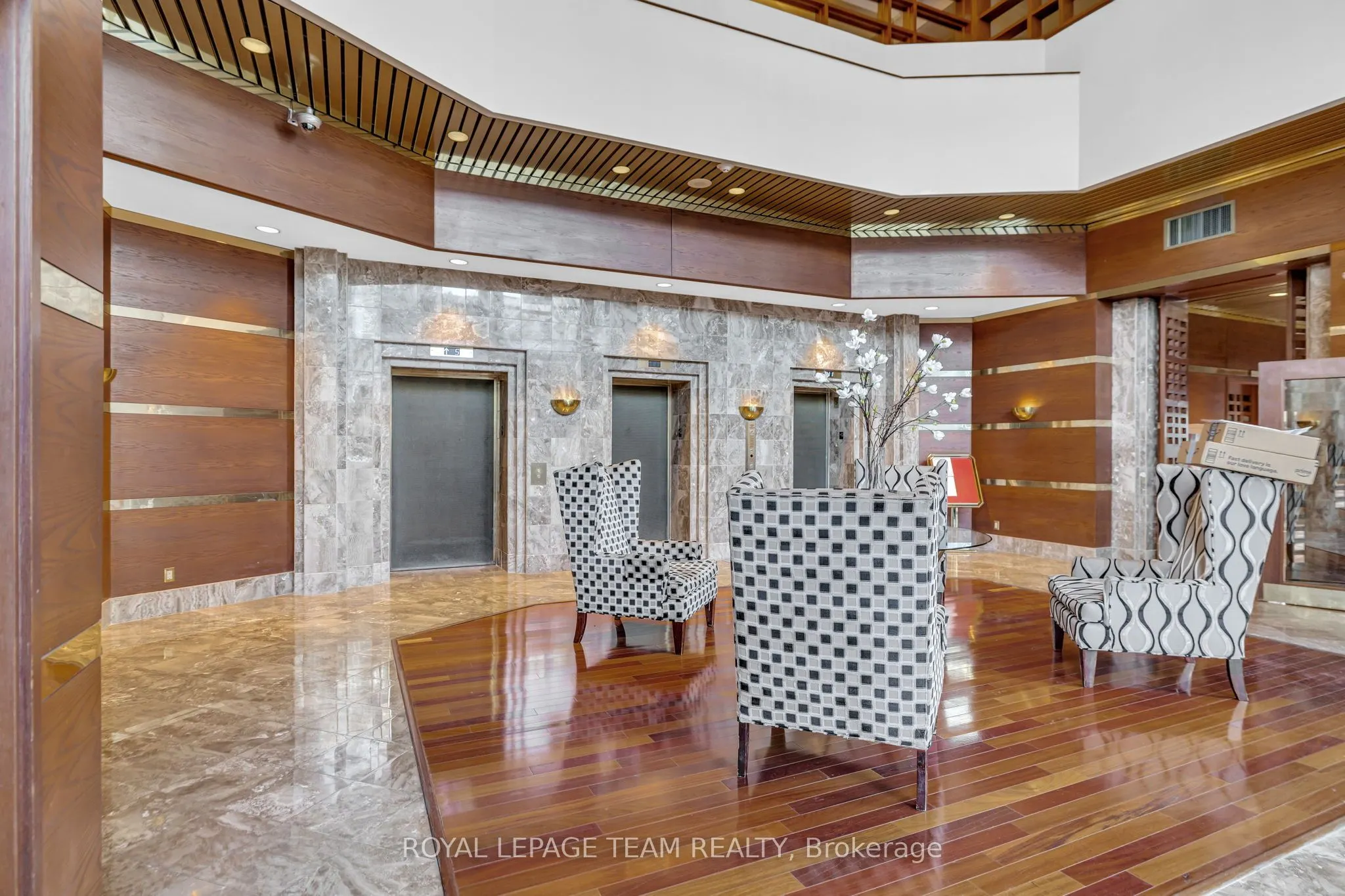 160 GEORGE Street, #905