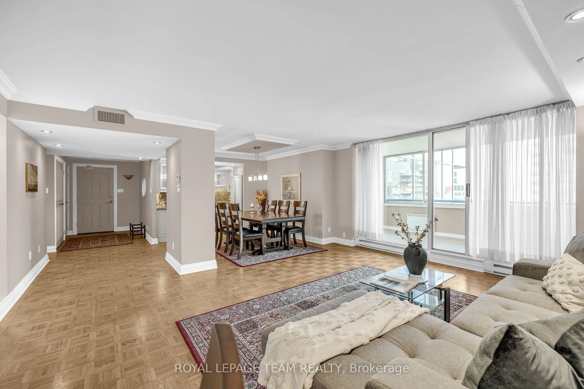 160 GEORGE Street, #905