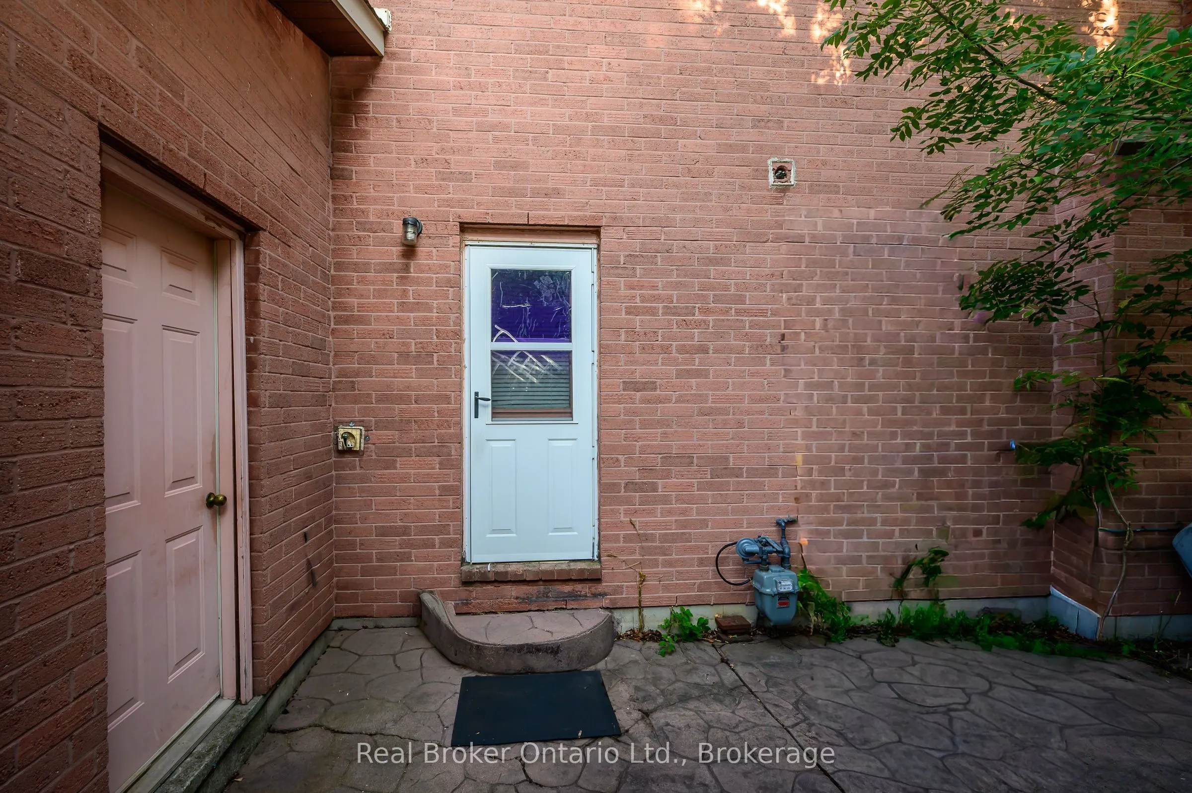 10 Jeanette Avenue