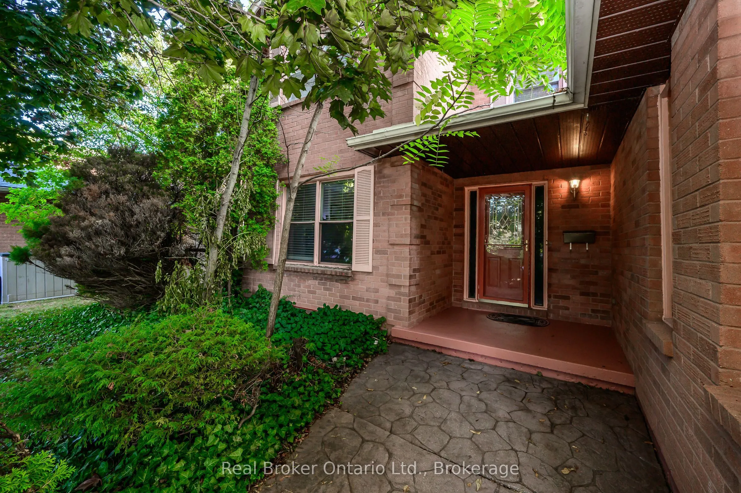 10 Jeanette Avenue