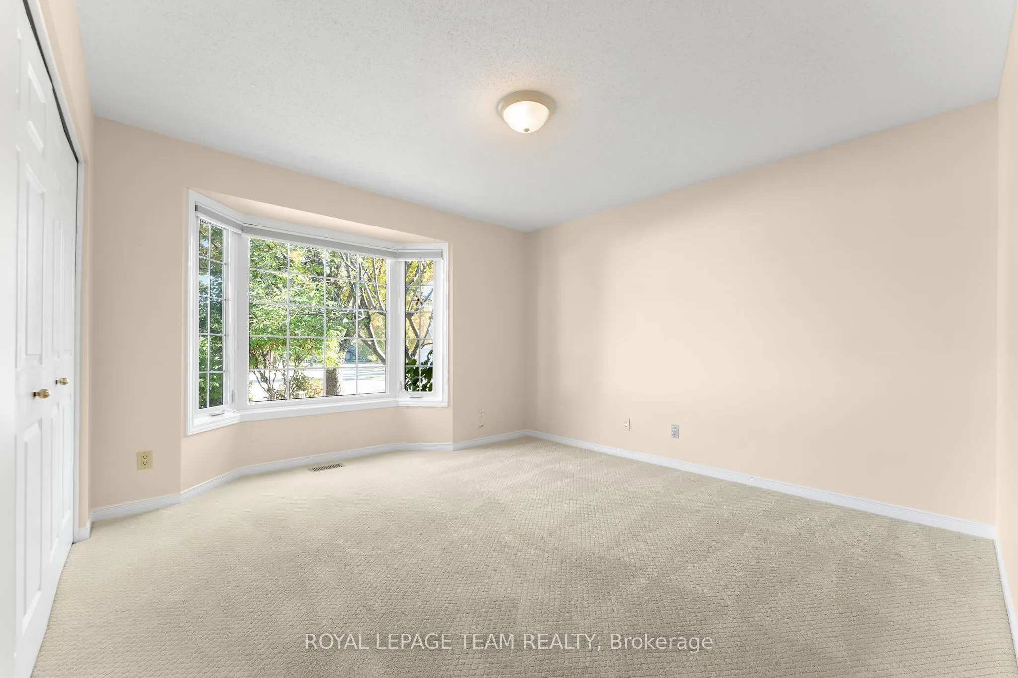 16 Oyster Bay Court, #48