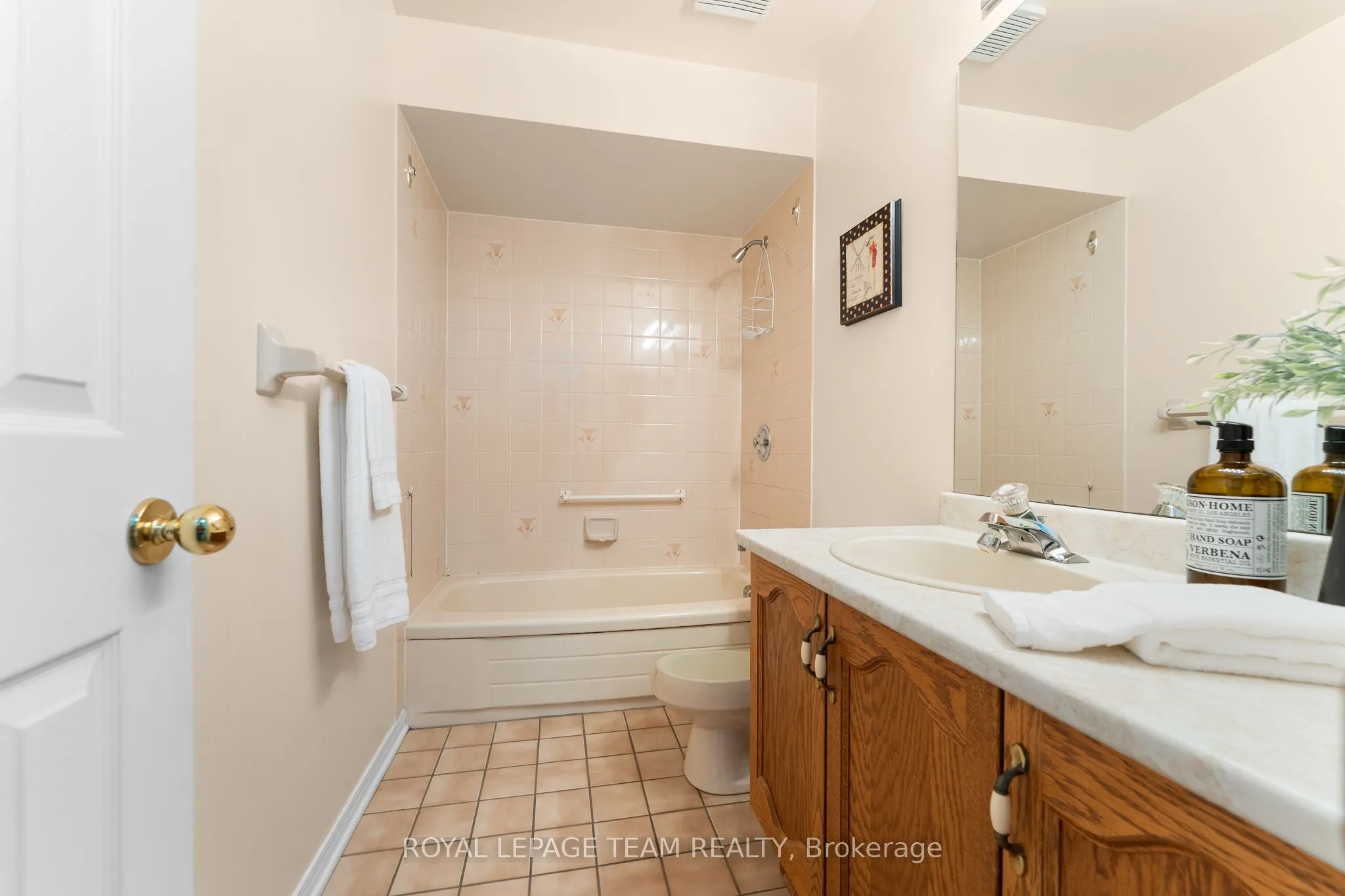 16 Oyster Bay Court, #48
