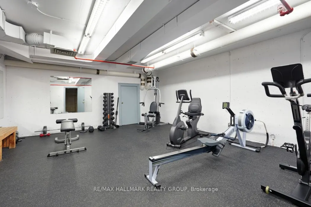 141 Somerset Street W, #403