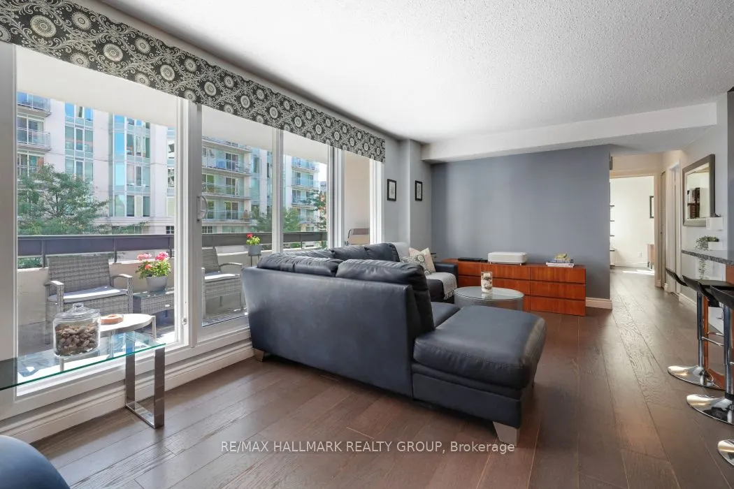 141 Somerset Street W, #403