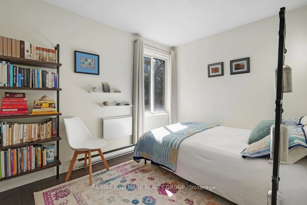 141 Somerset Street W, #403