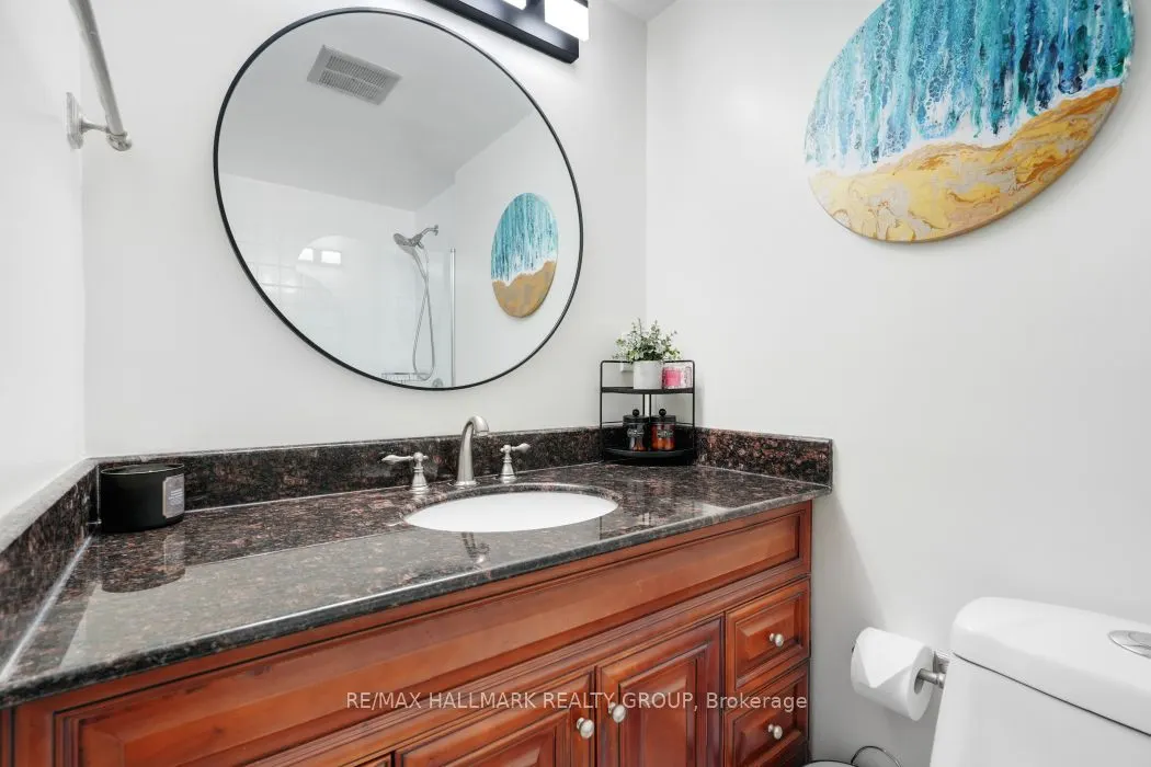 141 Somerset Street W, #403