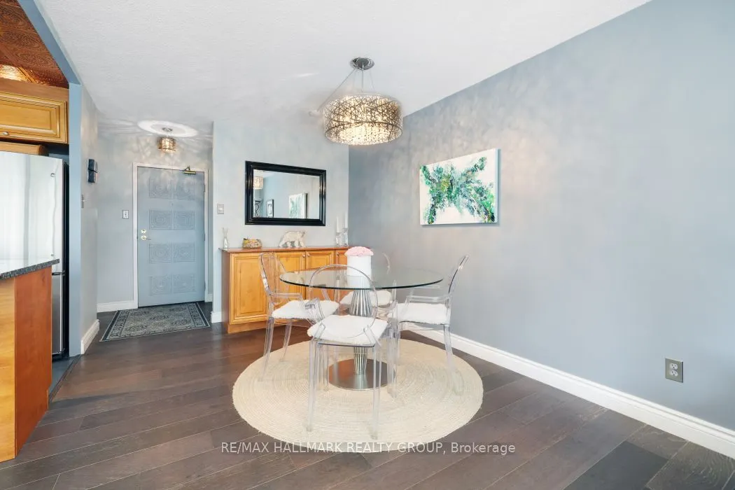 141 Somerset Street W, #403