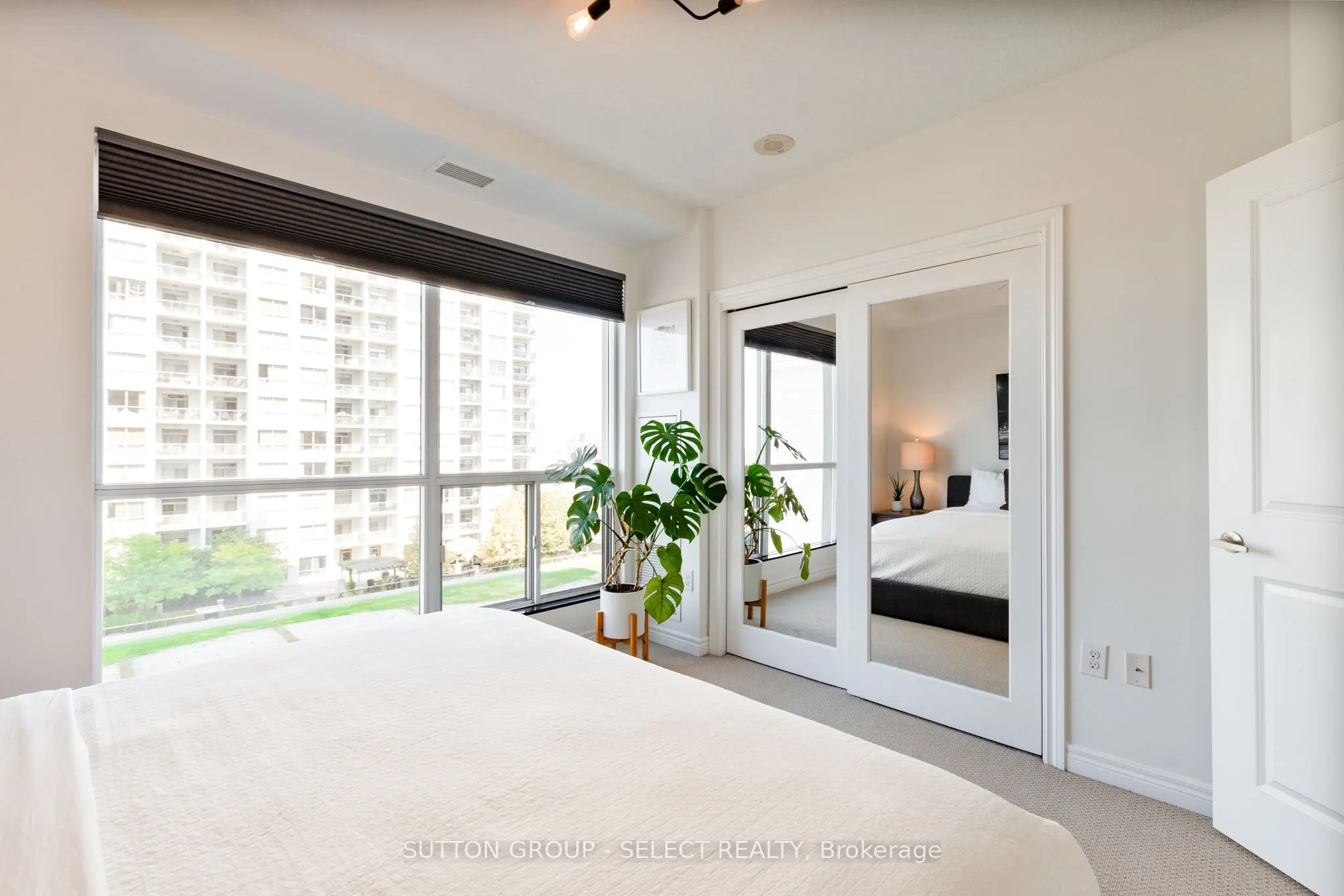 330 Ridout Street N, #1110