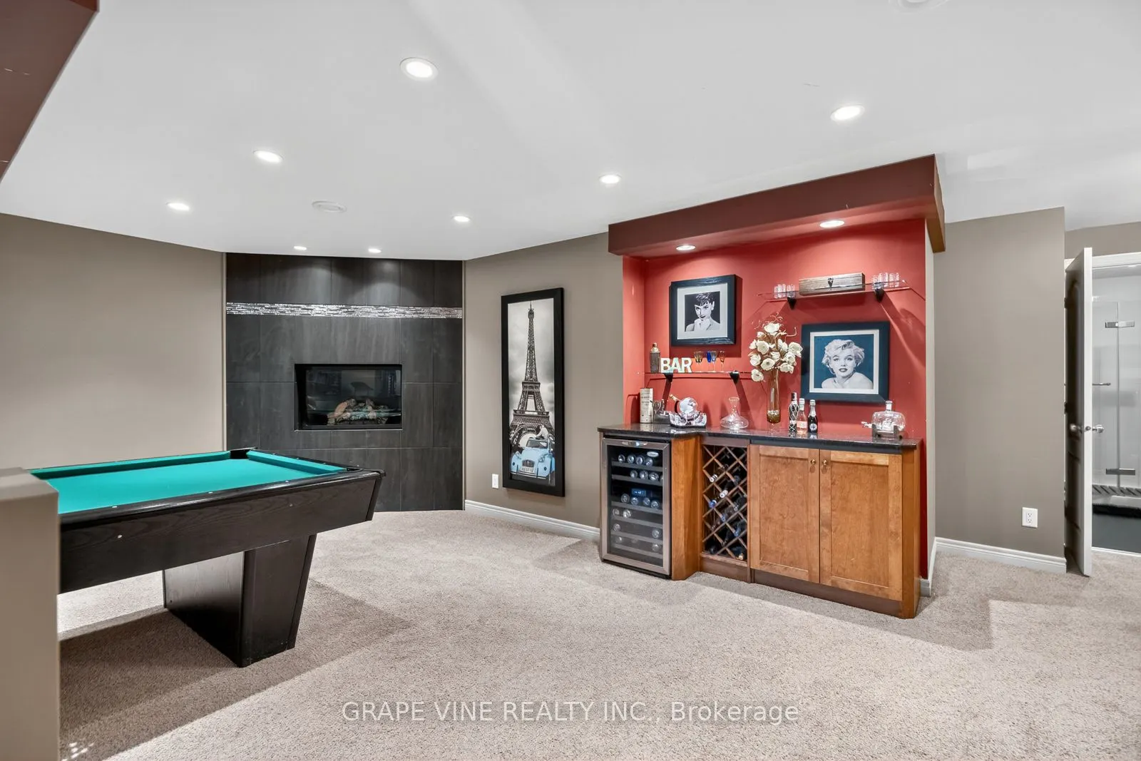 114 Kimpton Drive