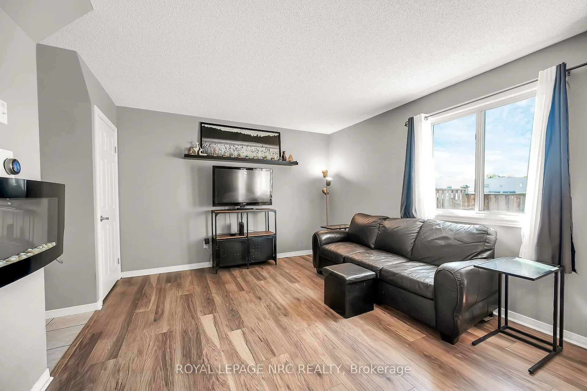 40 Braemar Avenue, #30
