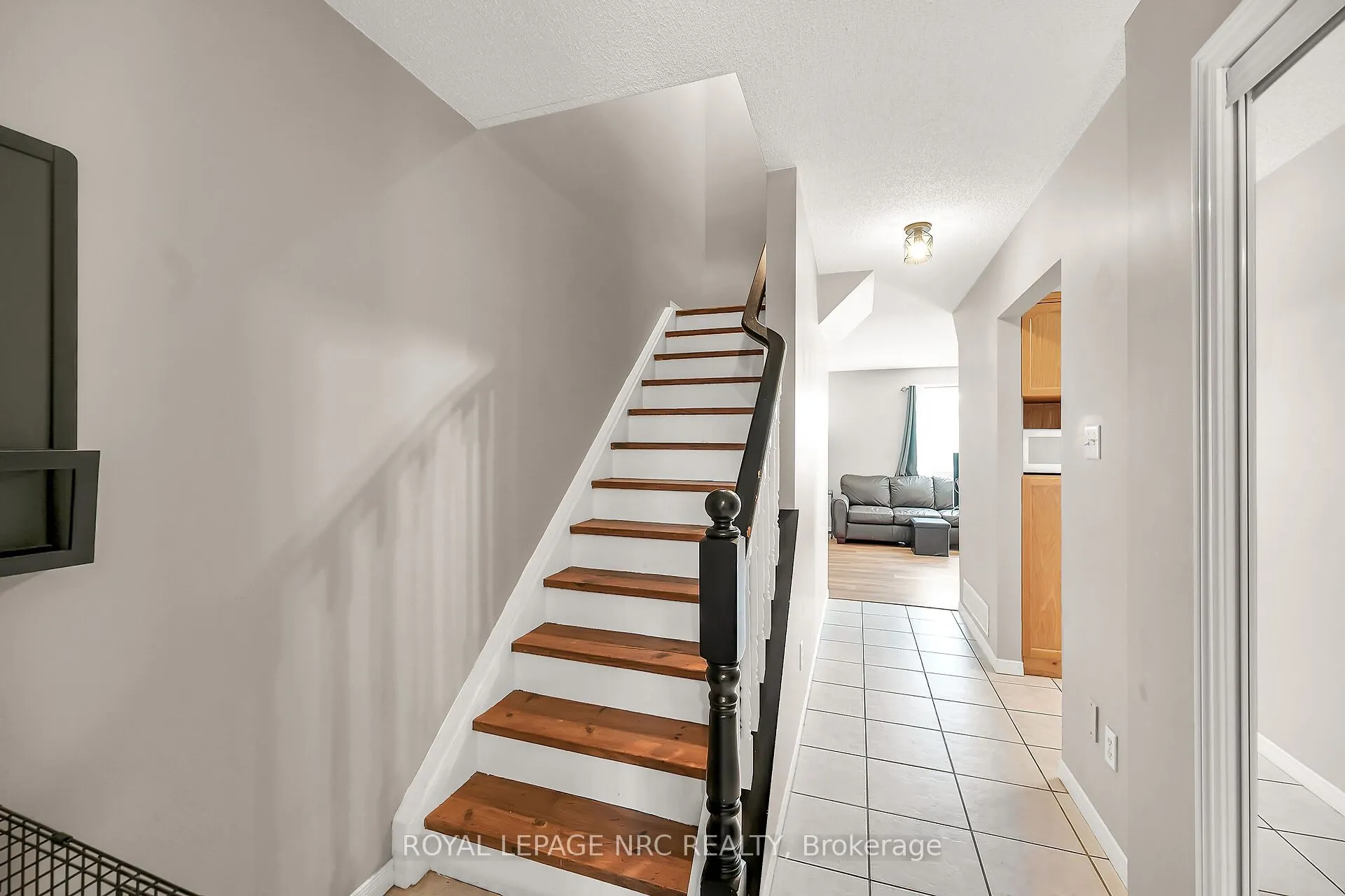 40 Braemar Avenue, #30
