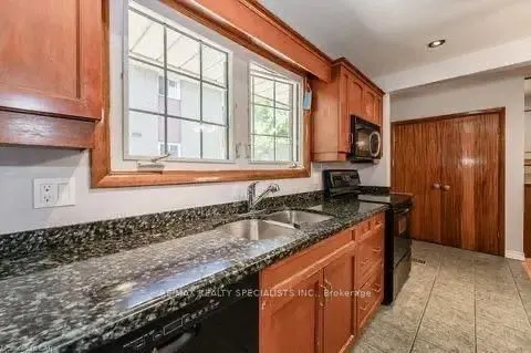 87 Secord Avenue