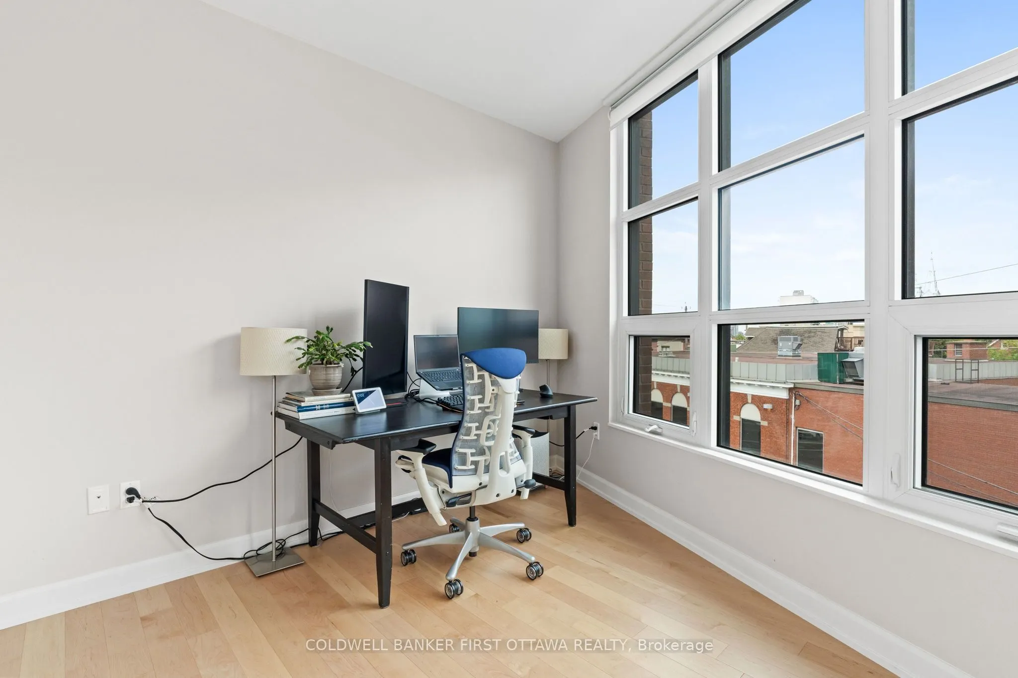 10 ROSEMOUNT Avenue, #303