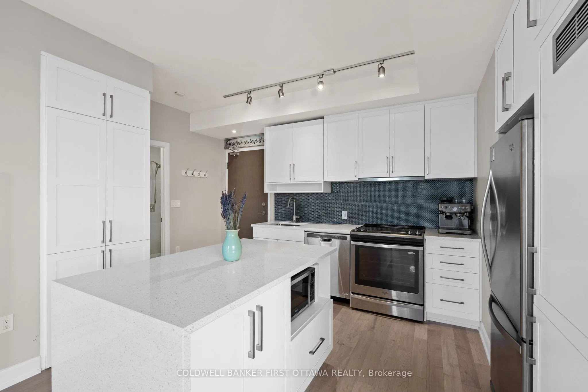 10 ROSEMOUNT Avenue, #303
