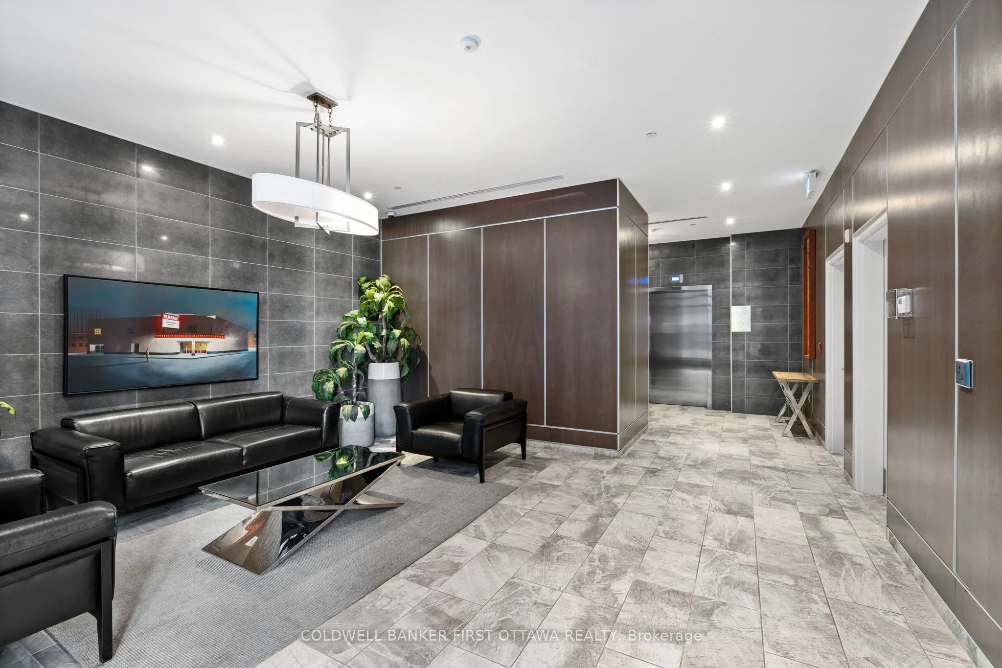 10 ROSEMOUNT Avenue, #303