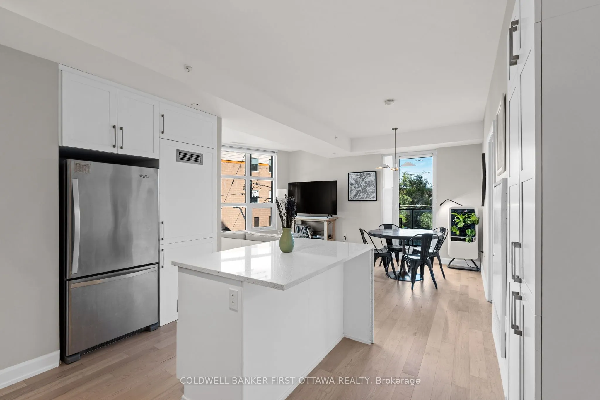 10 ROSEMOUNT Avenue, #303