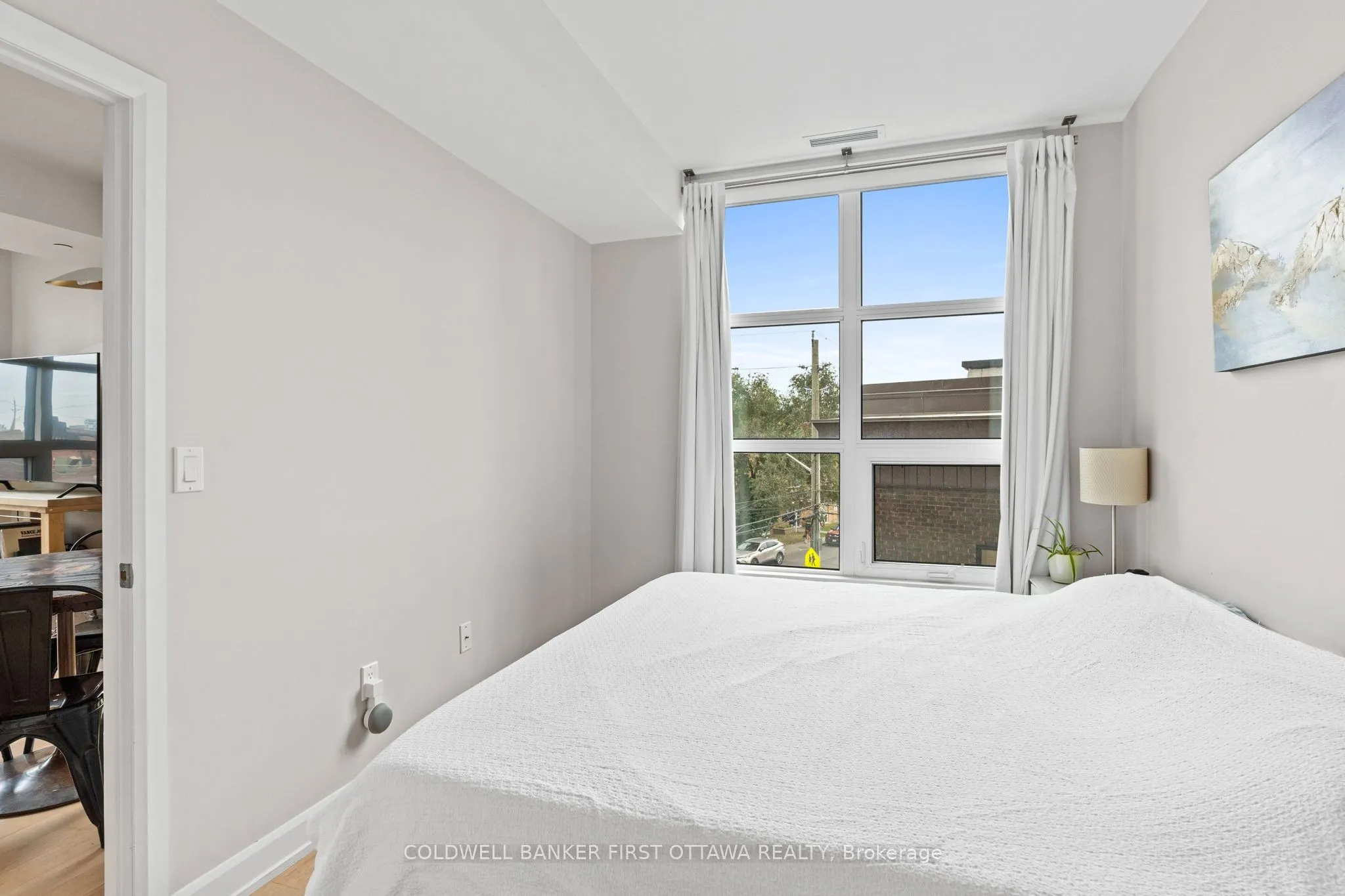10 ROSEMOUNT Avenue, #303