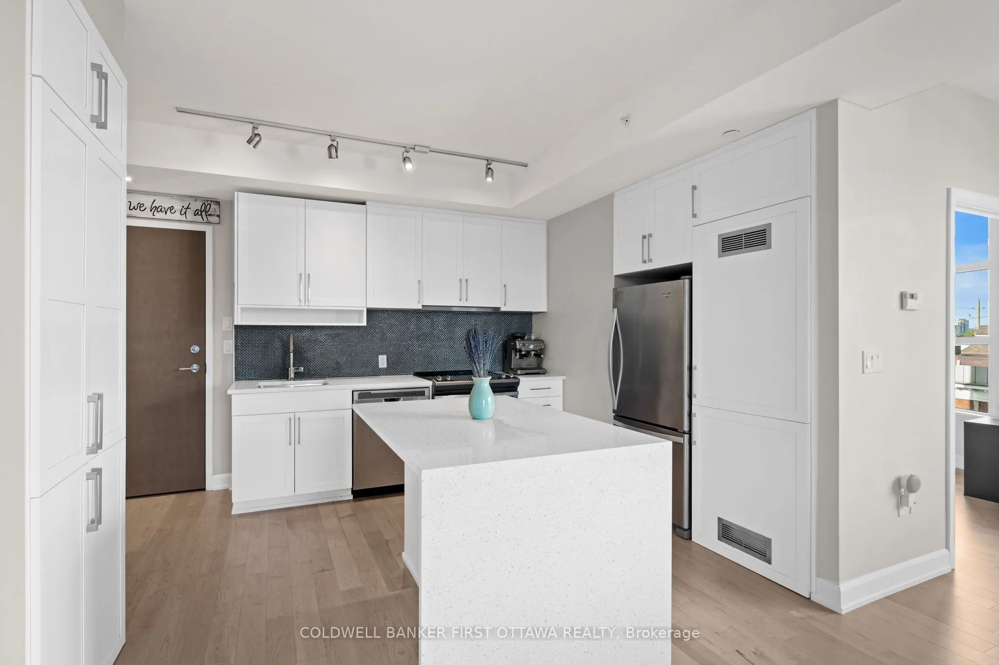 10 ROSEMOUNT Avenue, #303