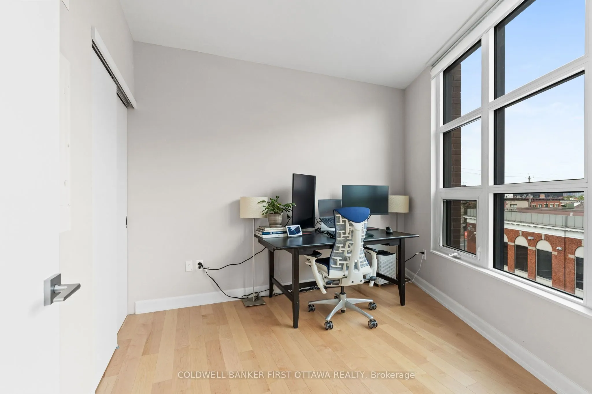 10 ROSEMOUNT Avenue, #303