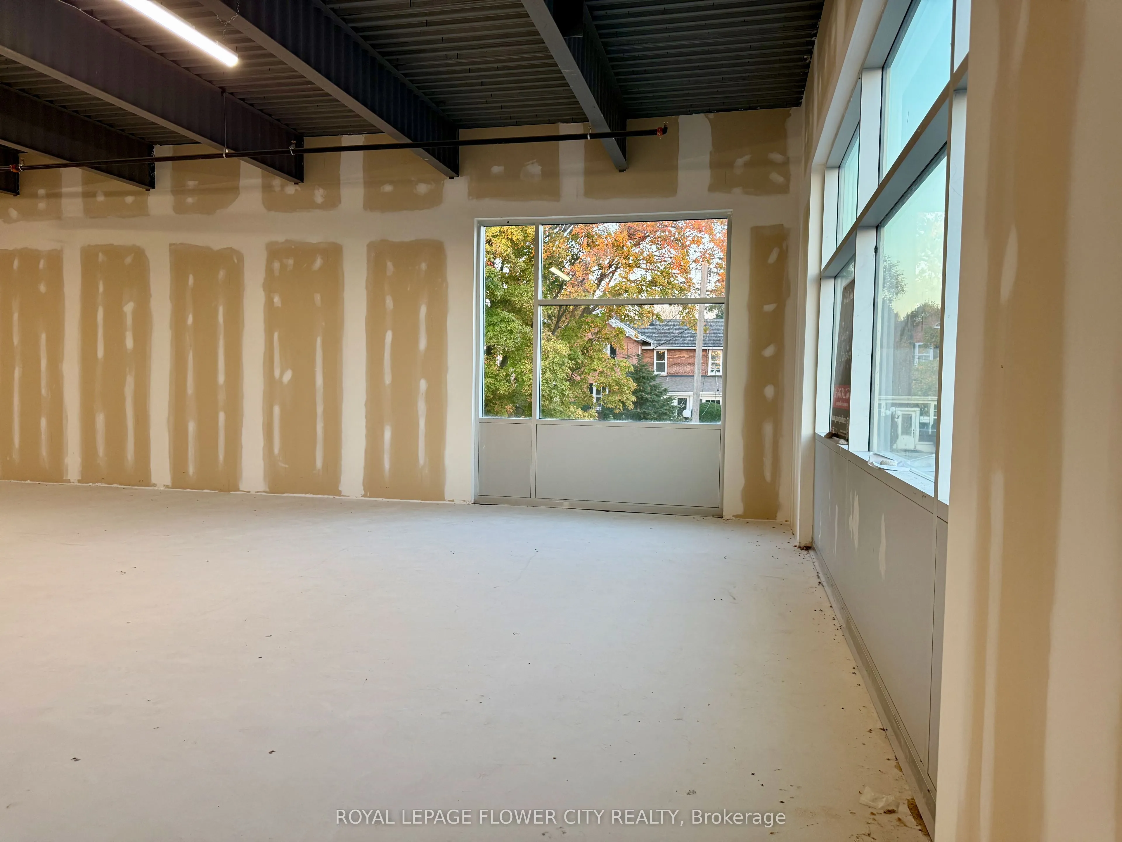 1038 Garner Road W, #207