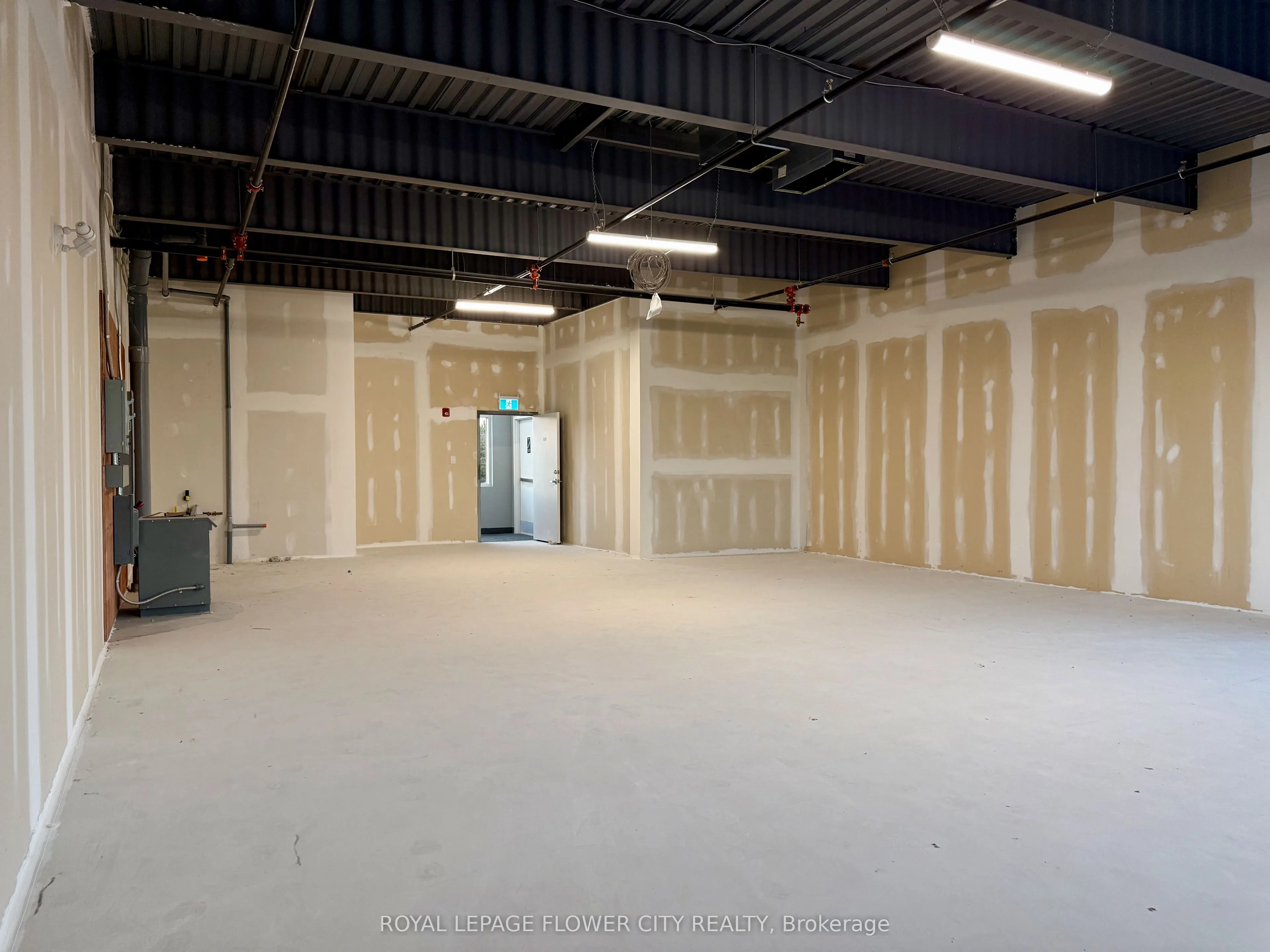 1038 Garner Road W, #207