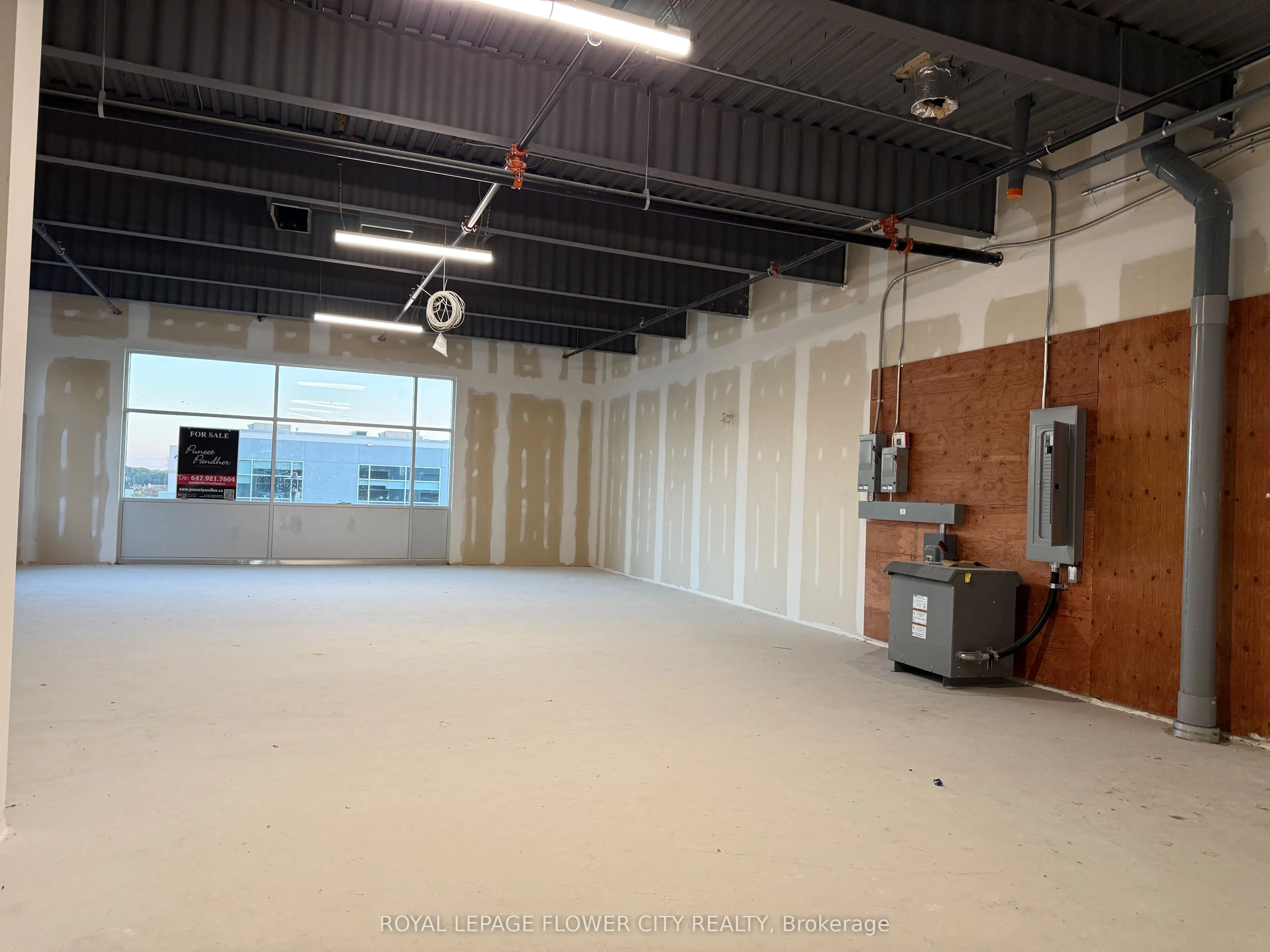1038 Garner Road W, #207