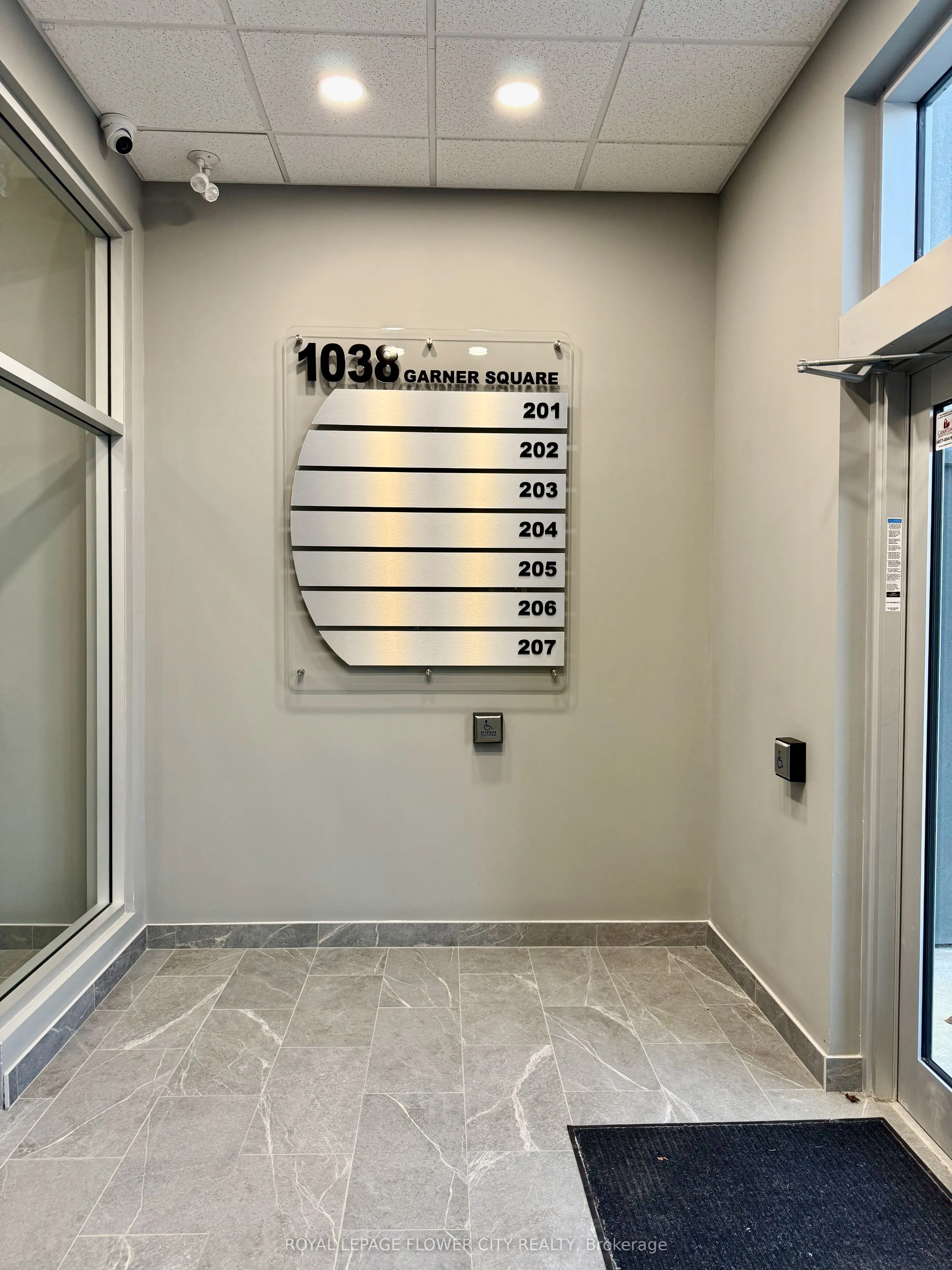 1038 Garner Road W, #207