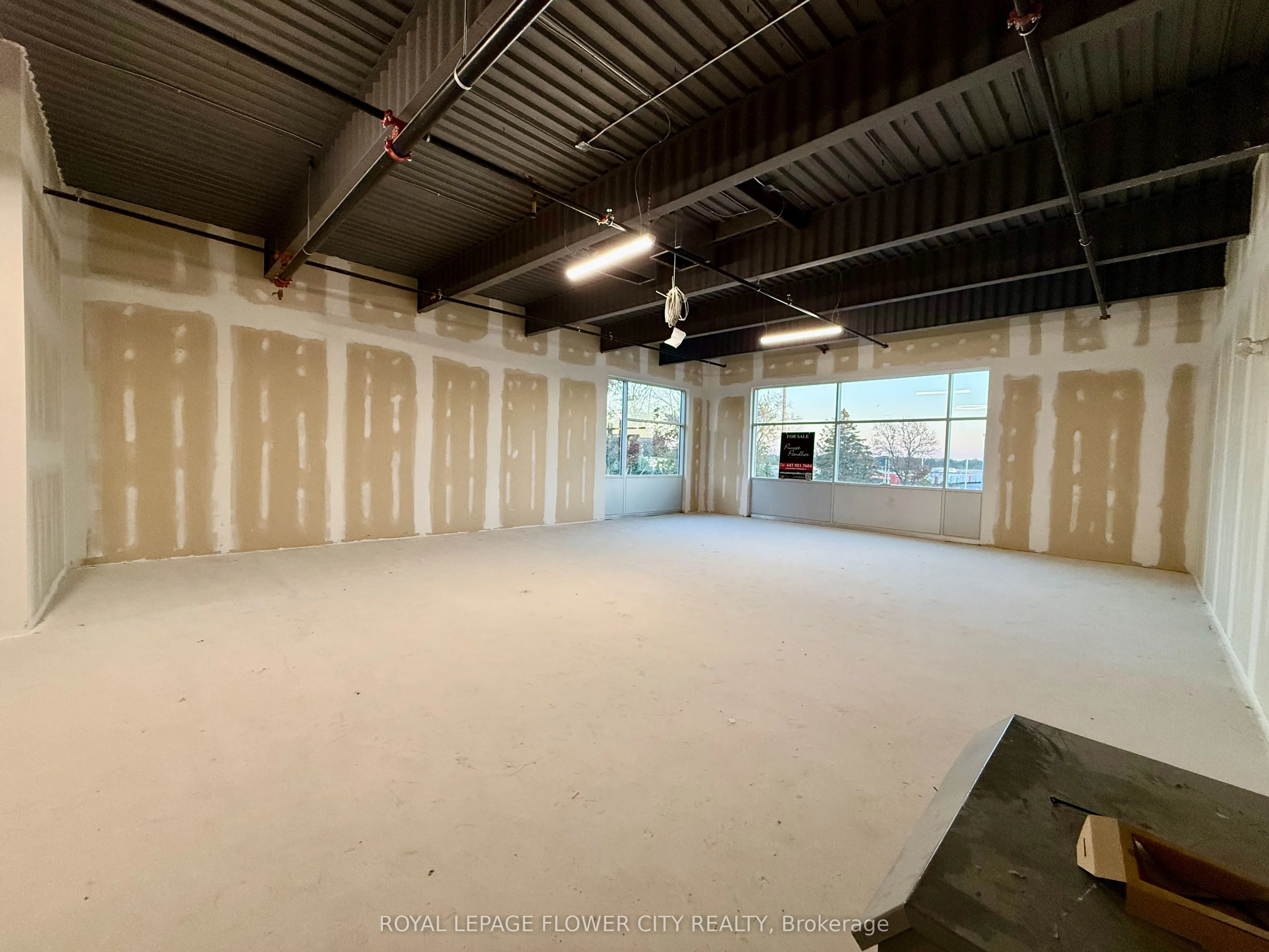 1038 Garner Road W, #207