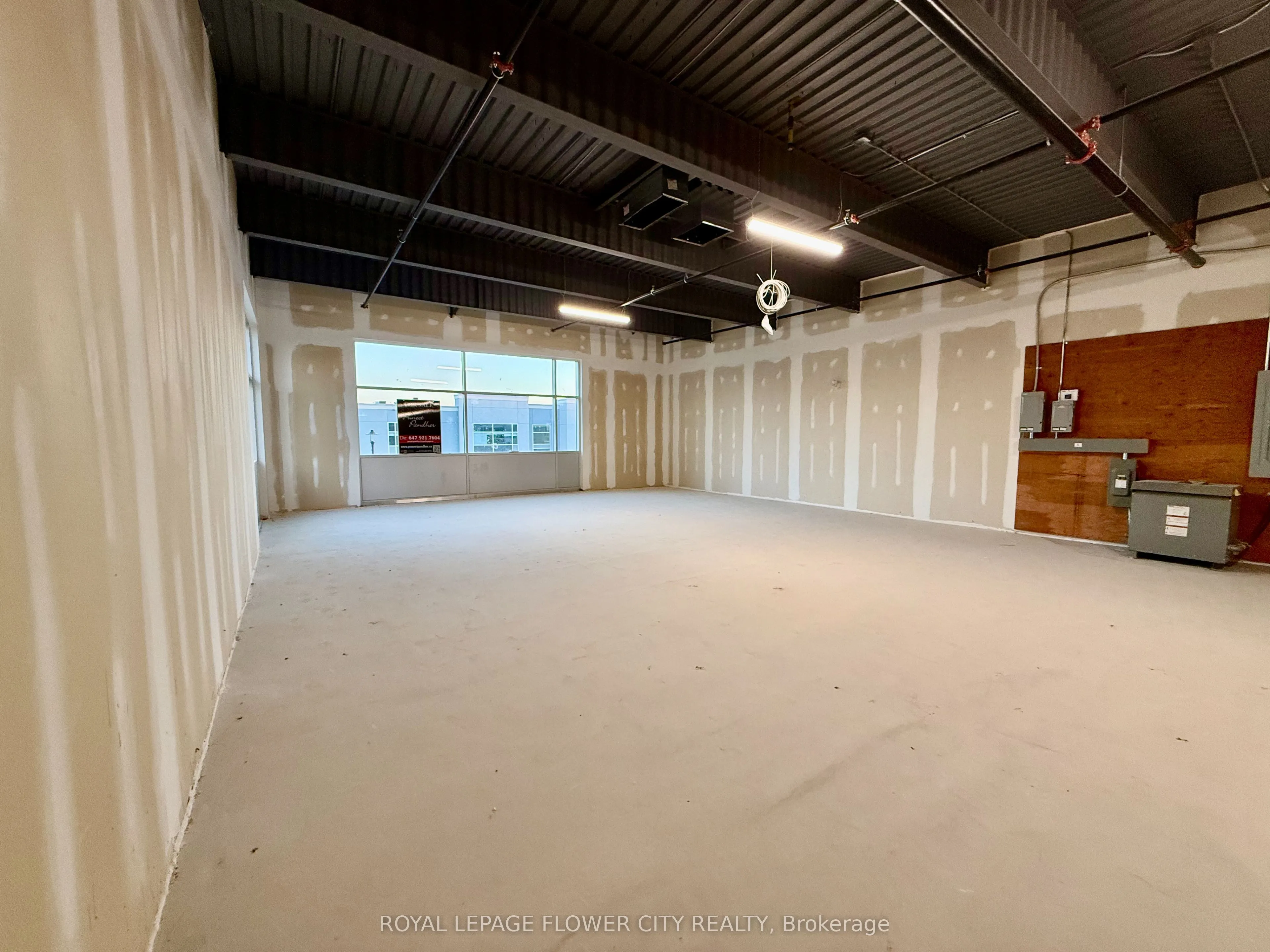 1038 Garner Road W, #207