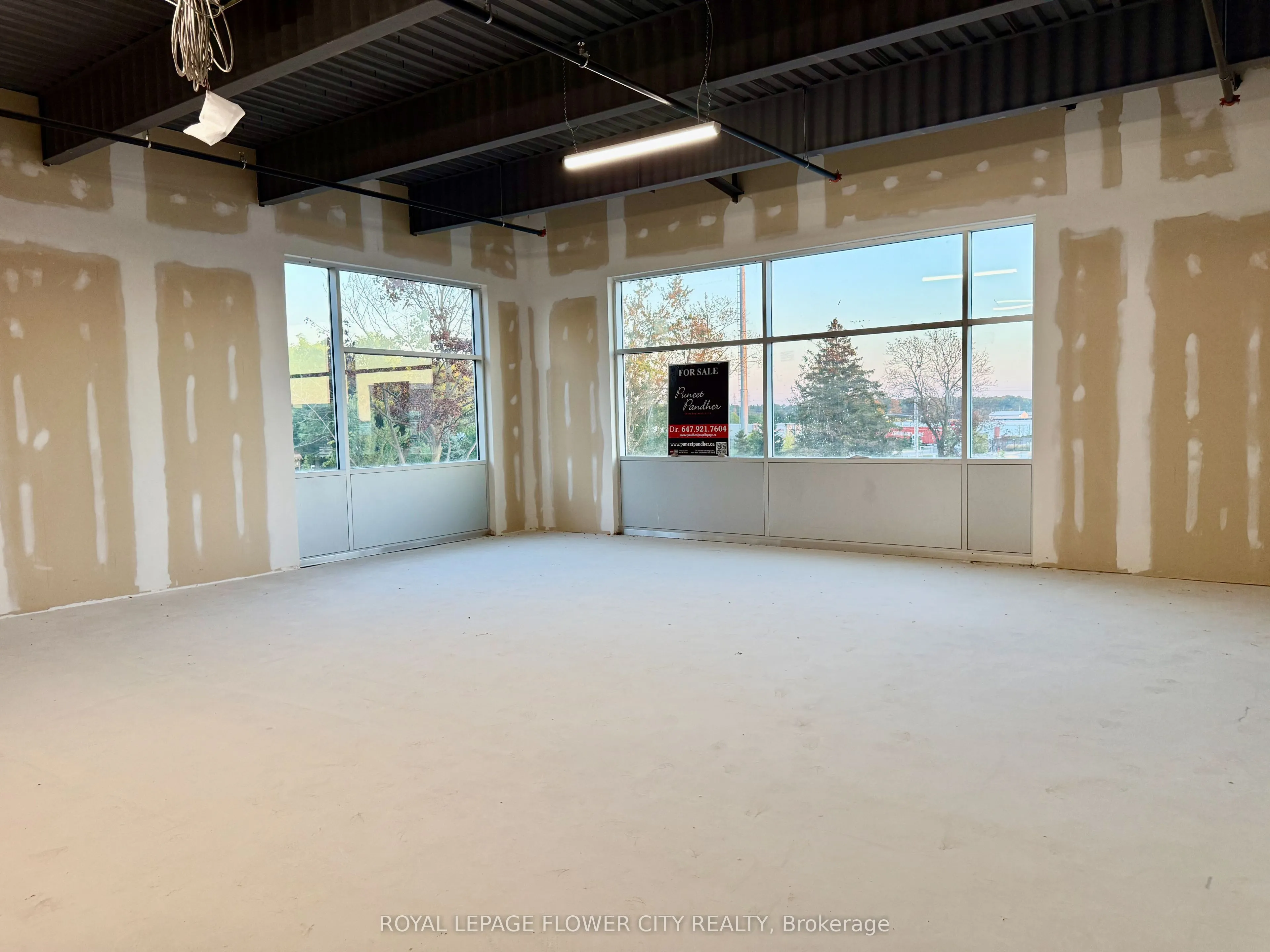 1038 Garner Road W, #207