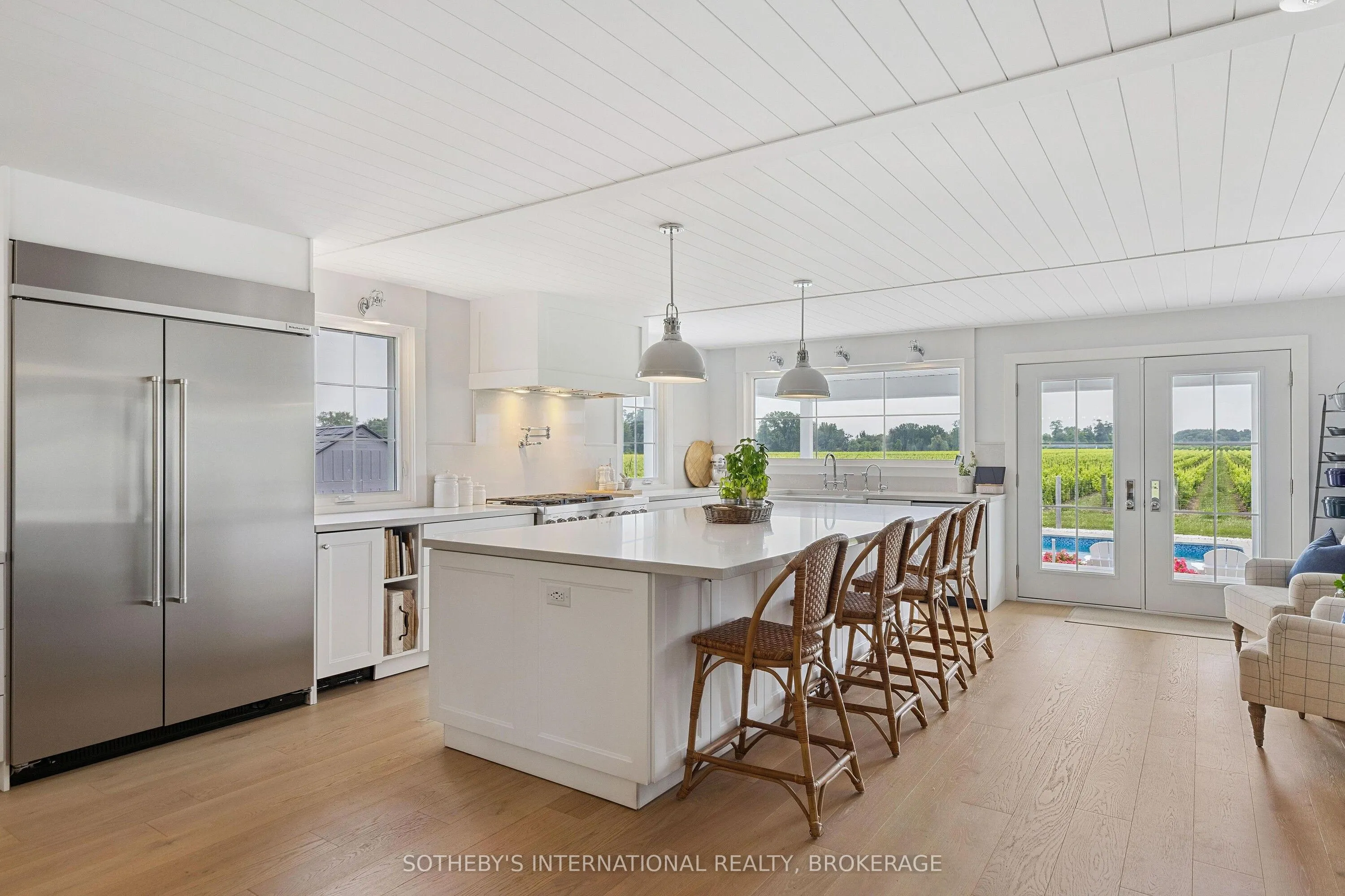 1219 Lakeshore Road