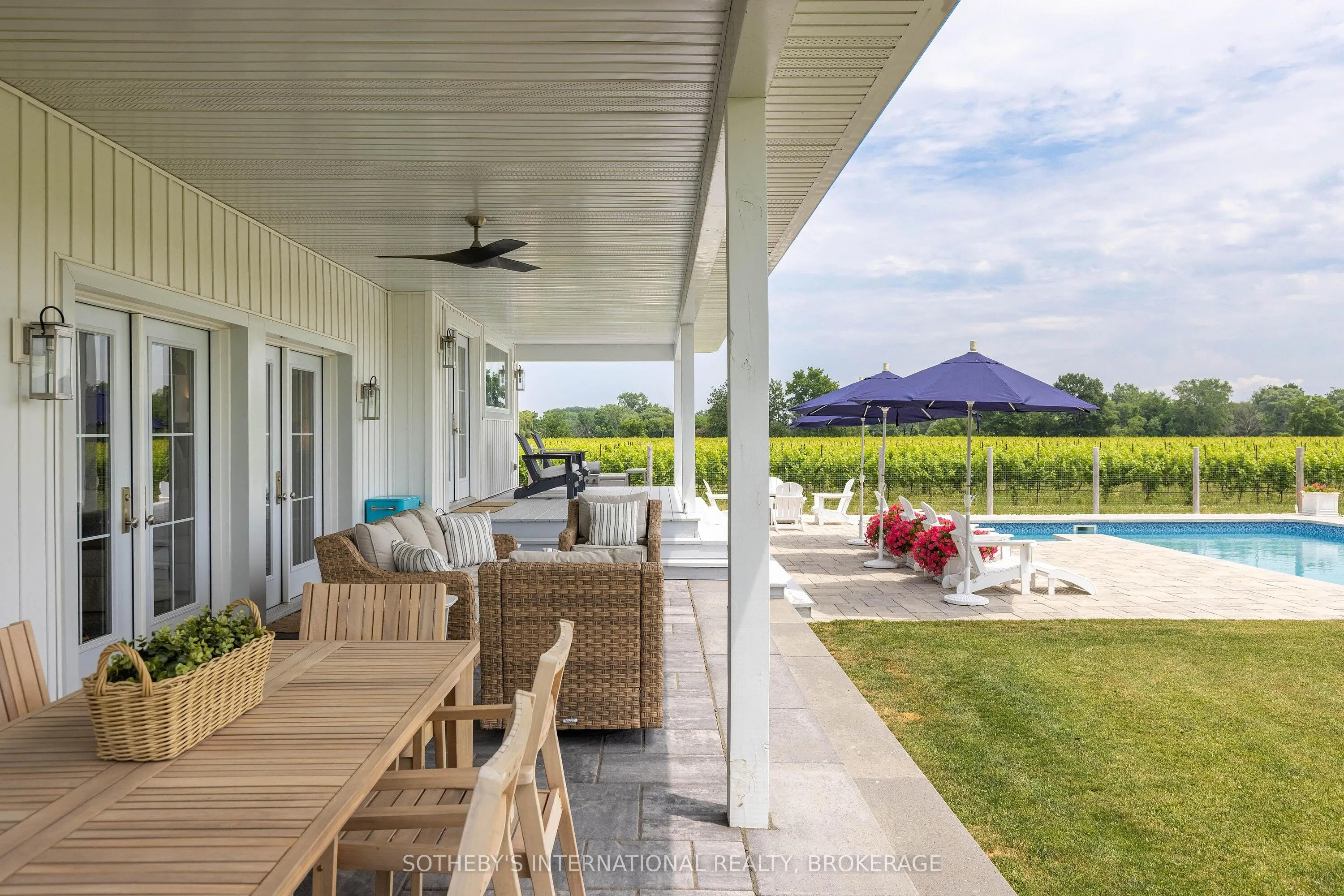 1219 Lakeshore Road