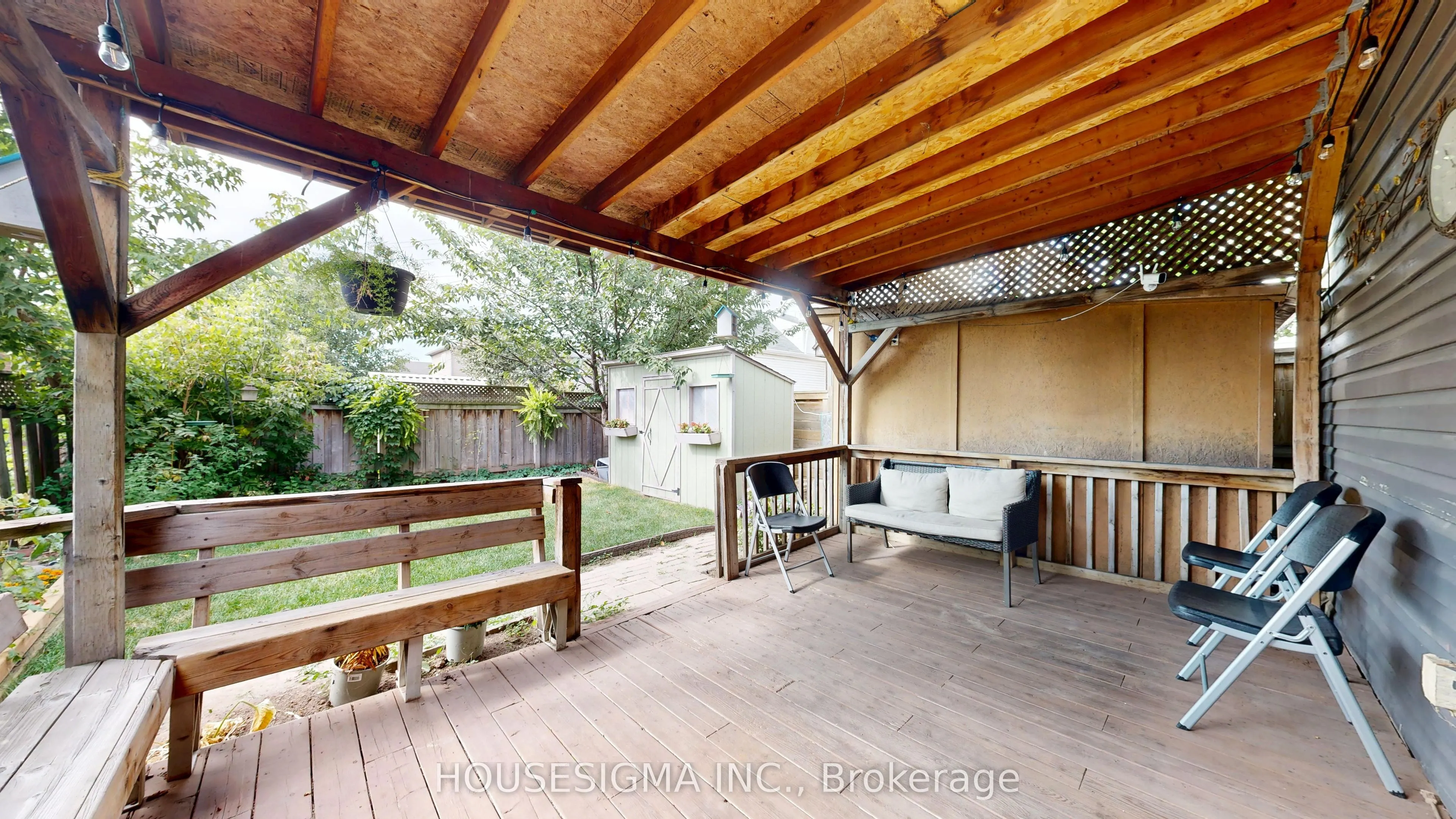 6 Albany Avenue
