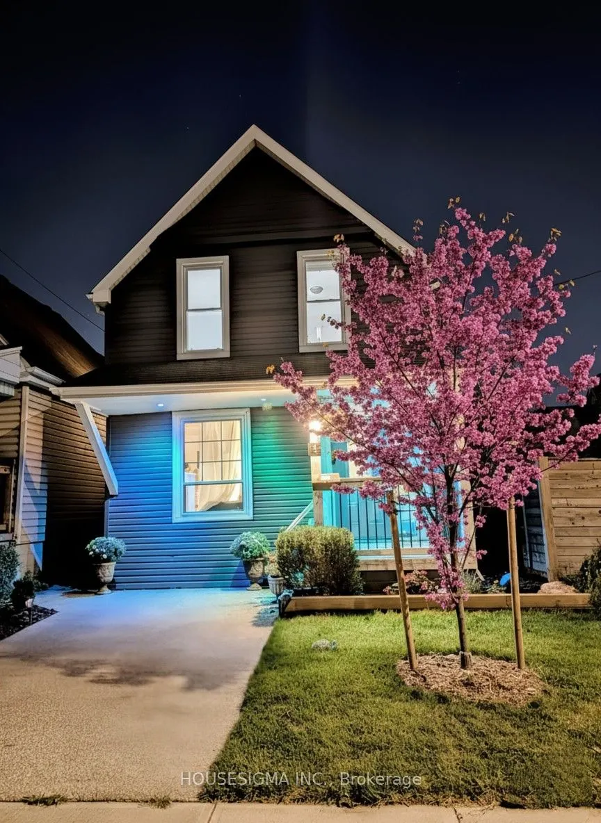 6 Albany Avenue