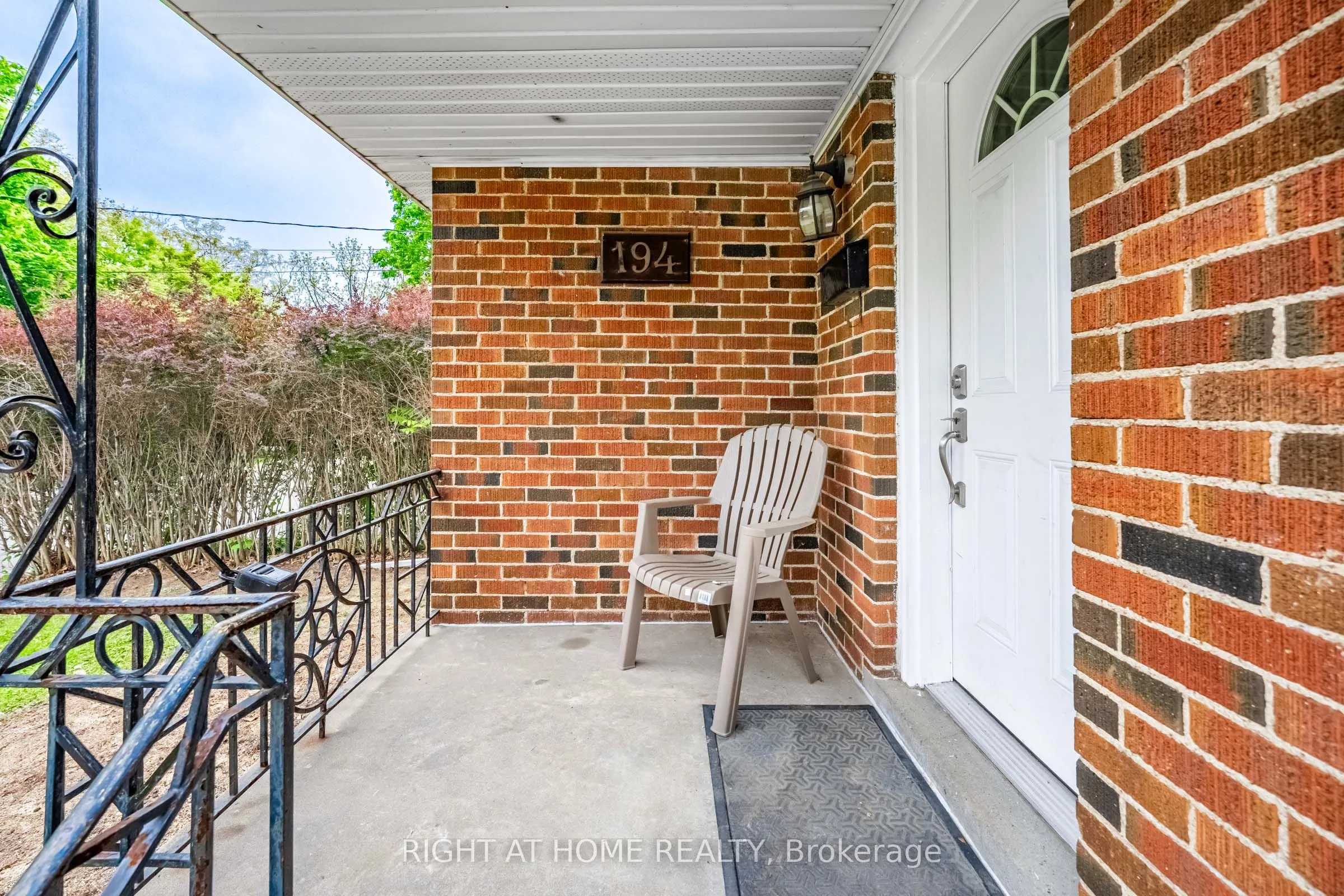 194 Cline Avenue S
