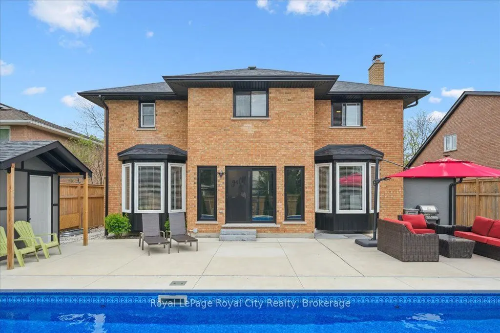 9 Kortright Road E