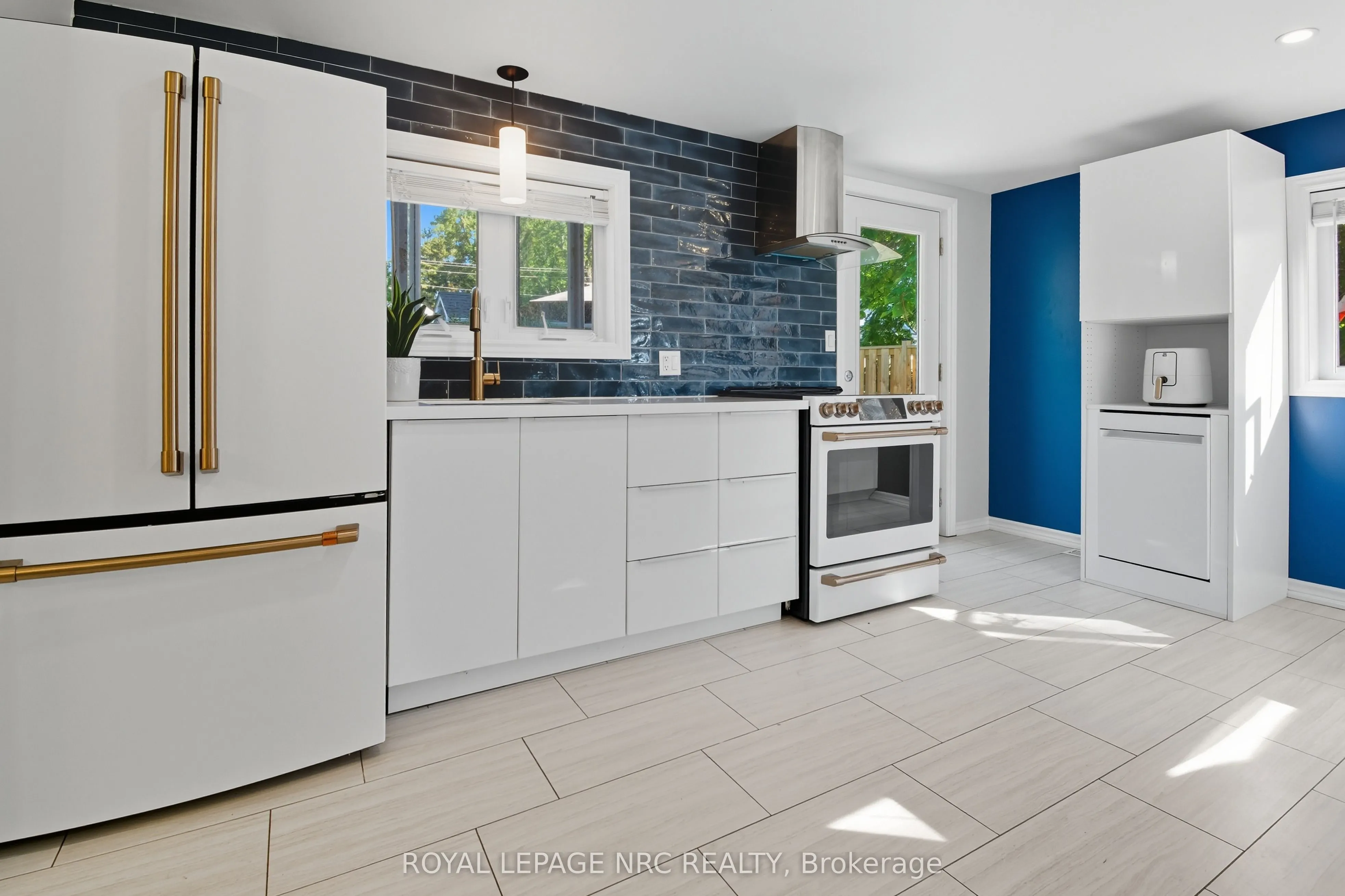 3964 Alexandra Road
