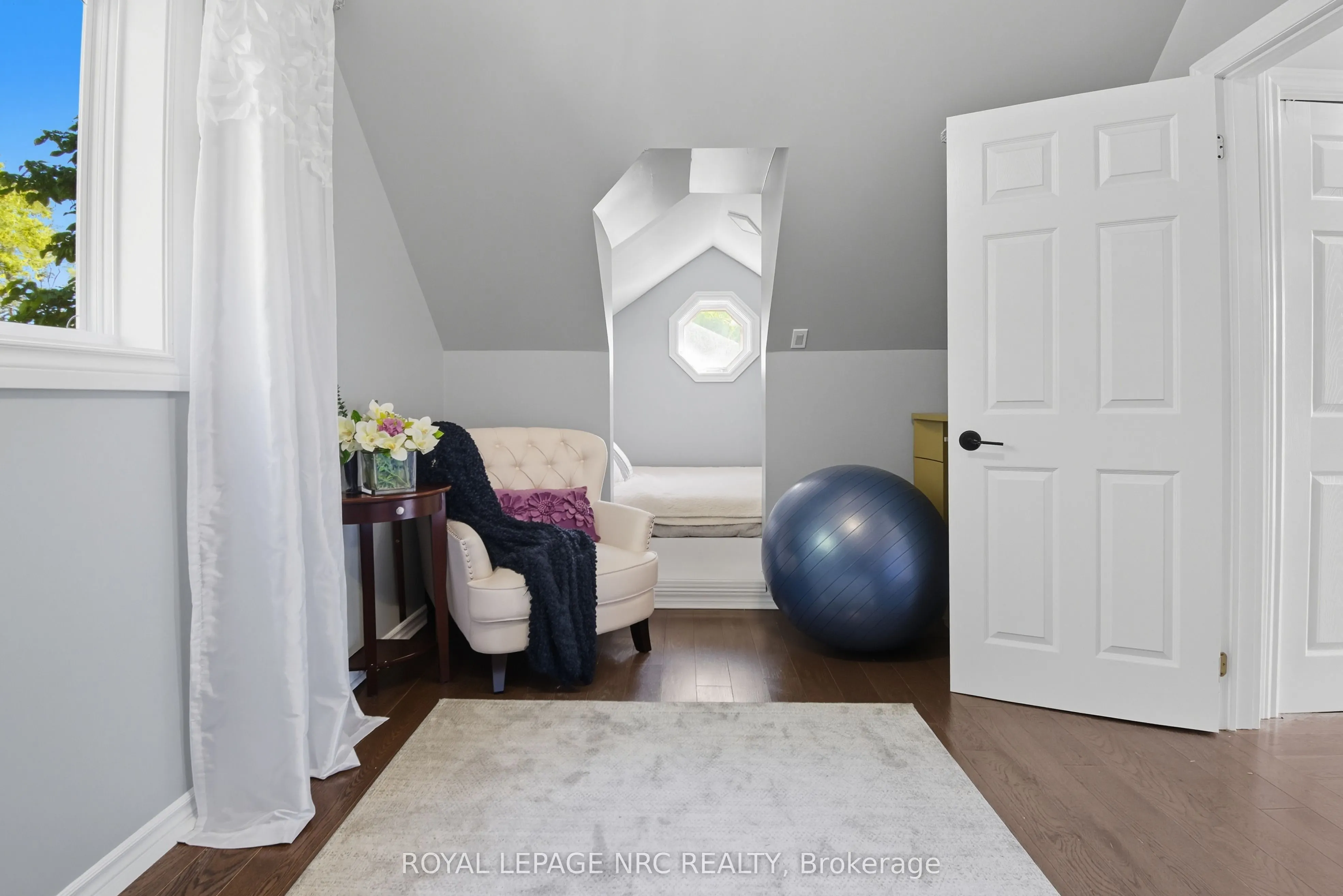 3964 Alexandra Road