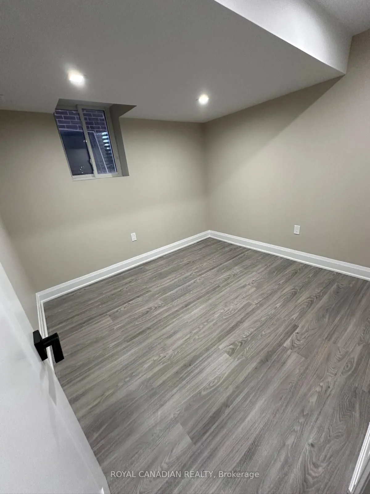 16 Edworthy Gardens, #Bsmt
