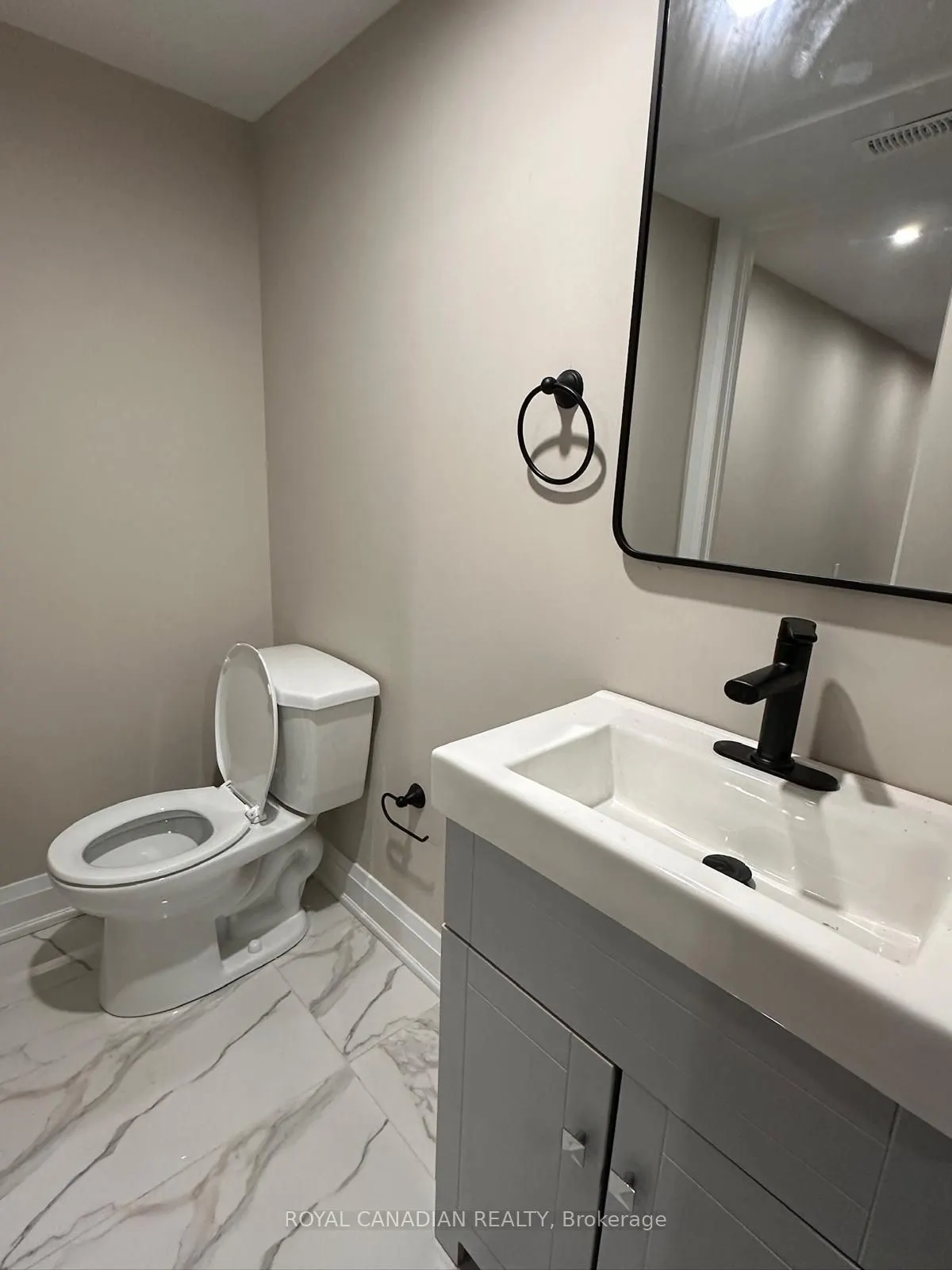 16 Edworthy Gardens, #Bsmt