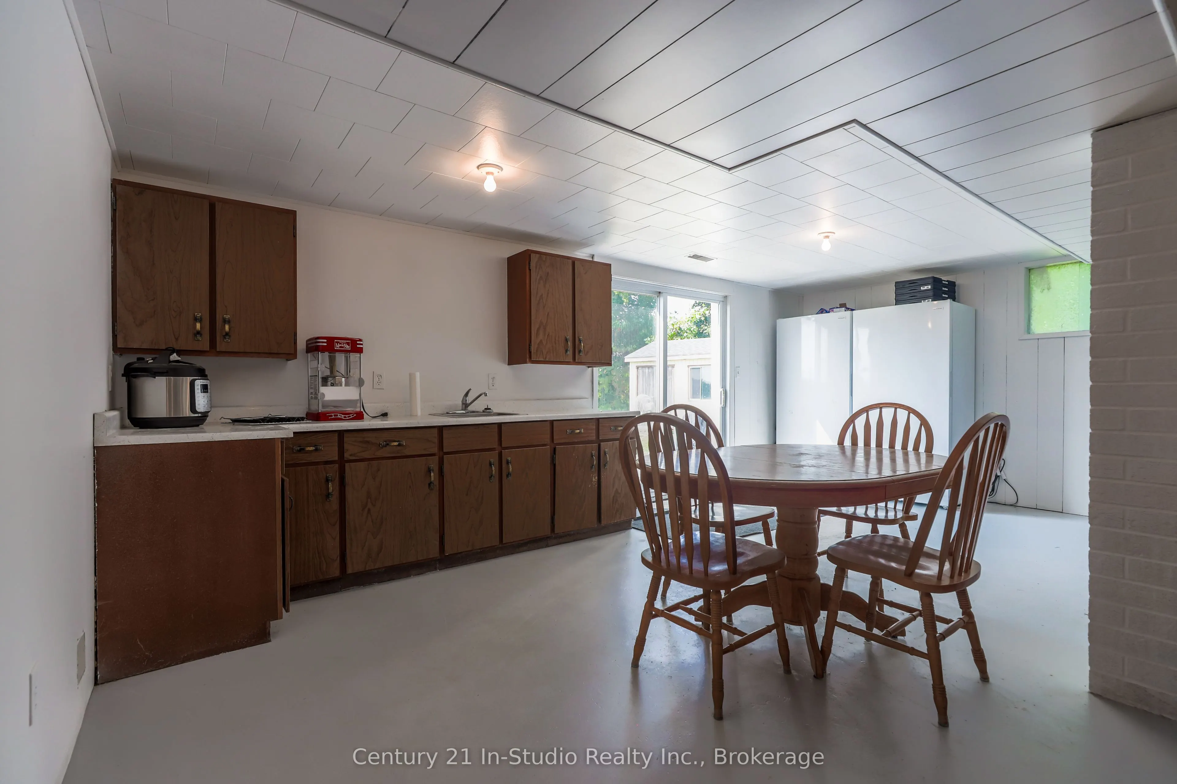 1185 Highway 6
