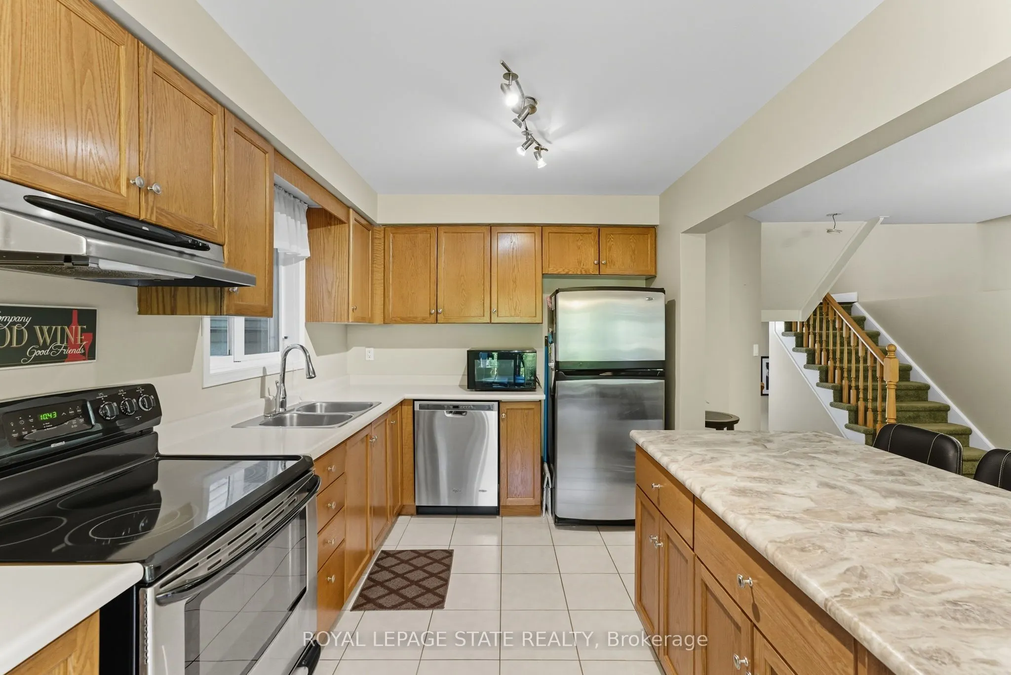 27 Glenhollow Drive