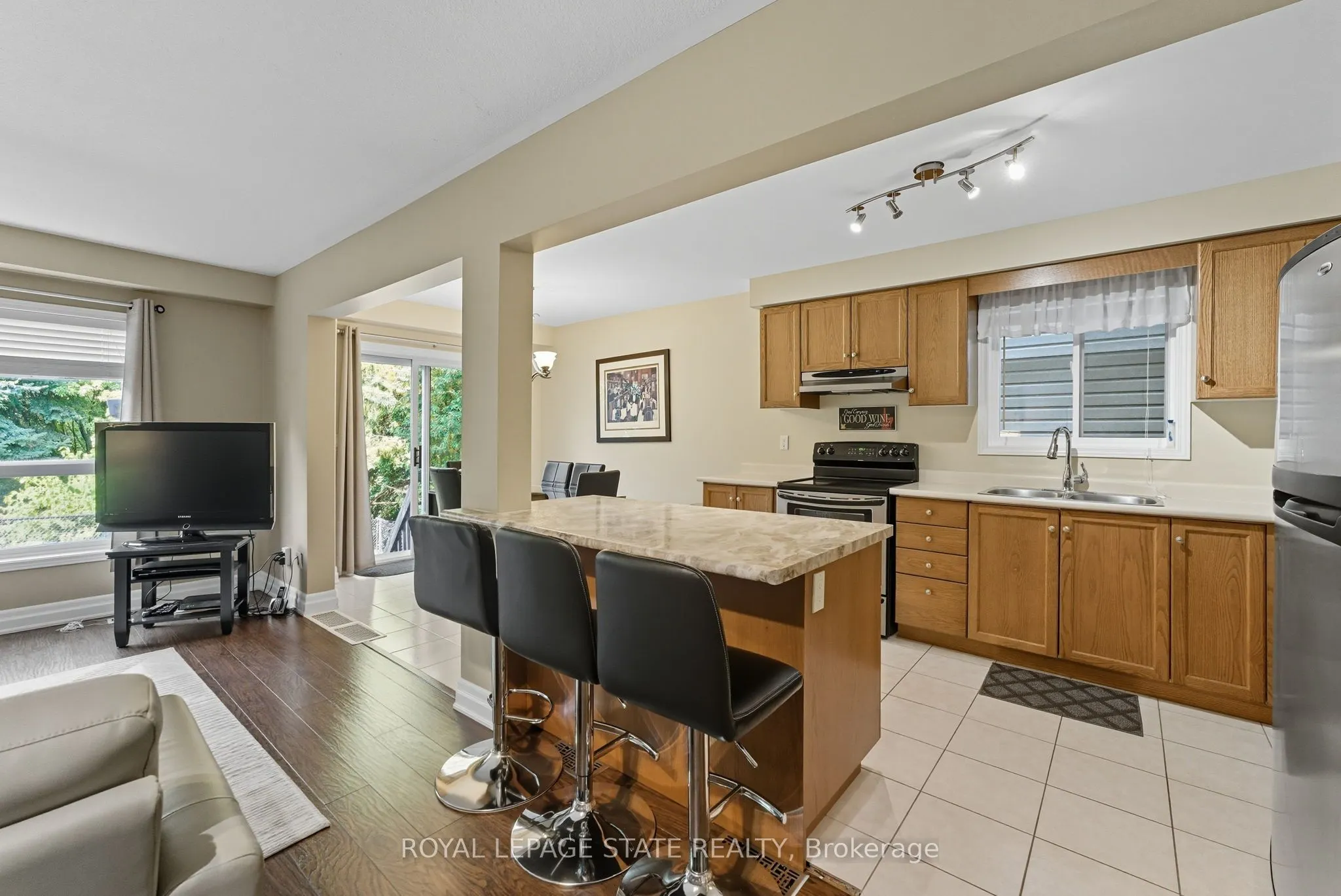 27 Glenhollow Drive
