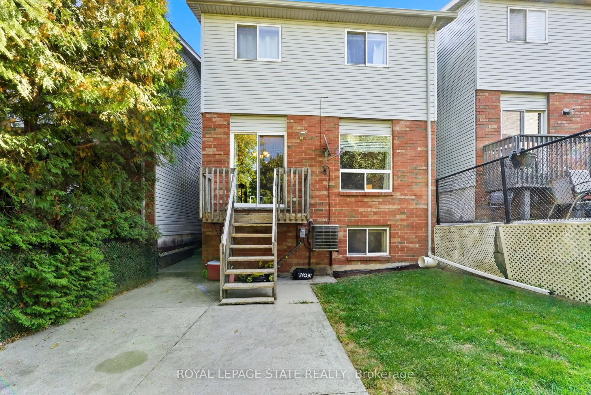 27 Glenhollow Drive